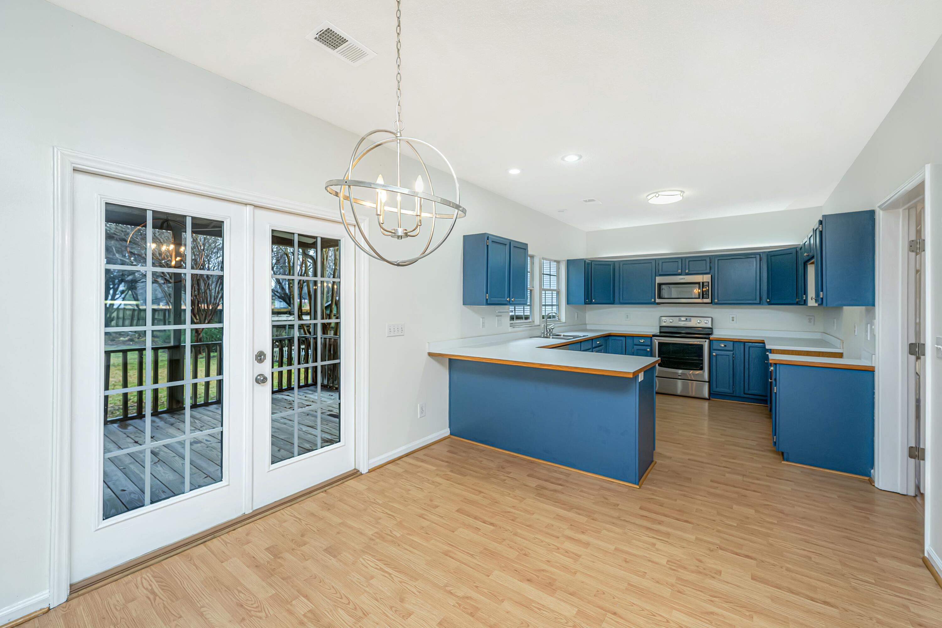 2049 Country Lake Court