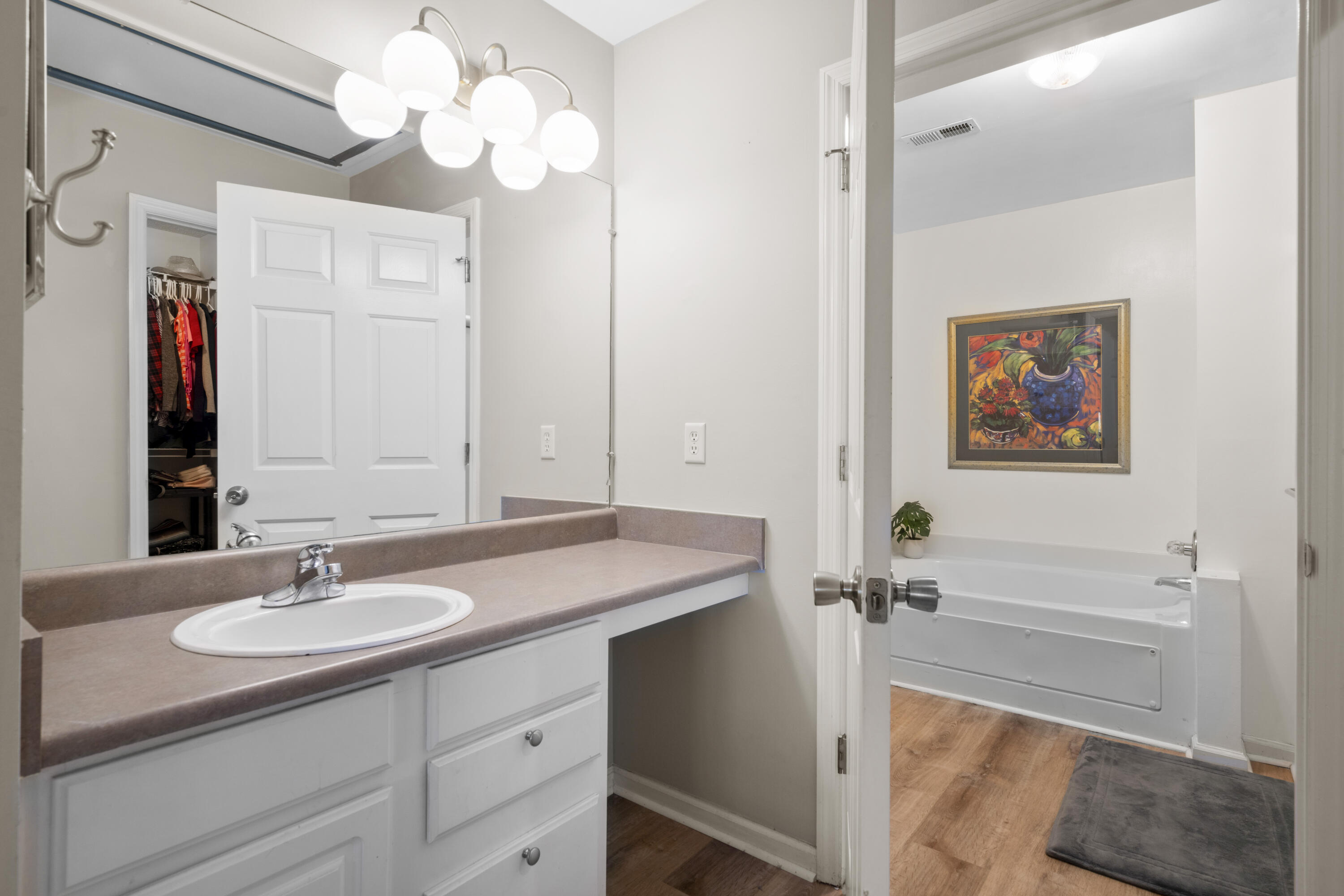 1423 Amanda Park Lane