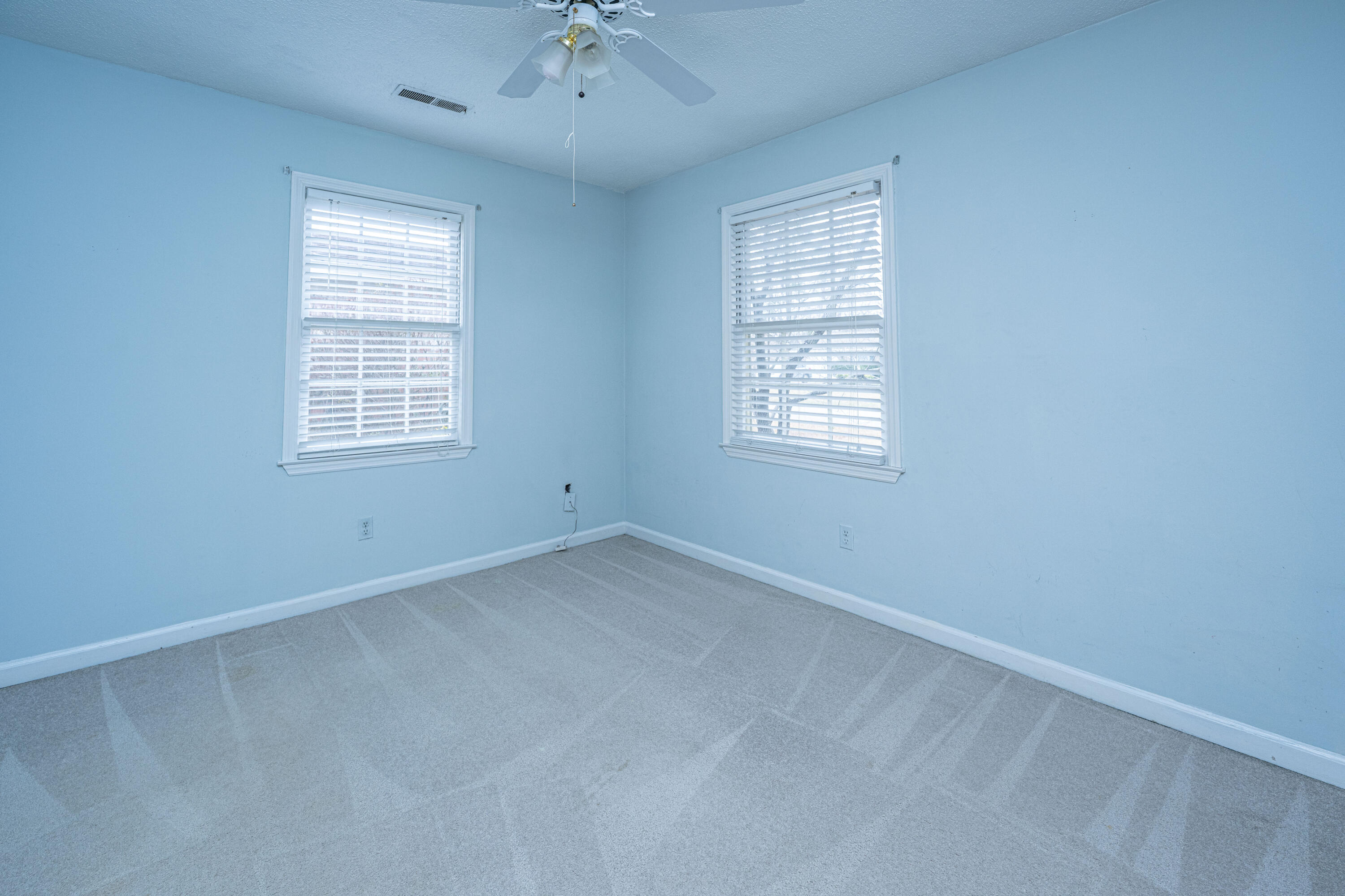 113 Kennington Drive