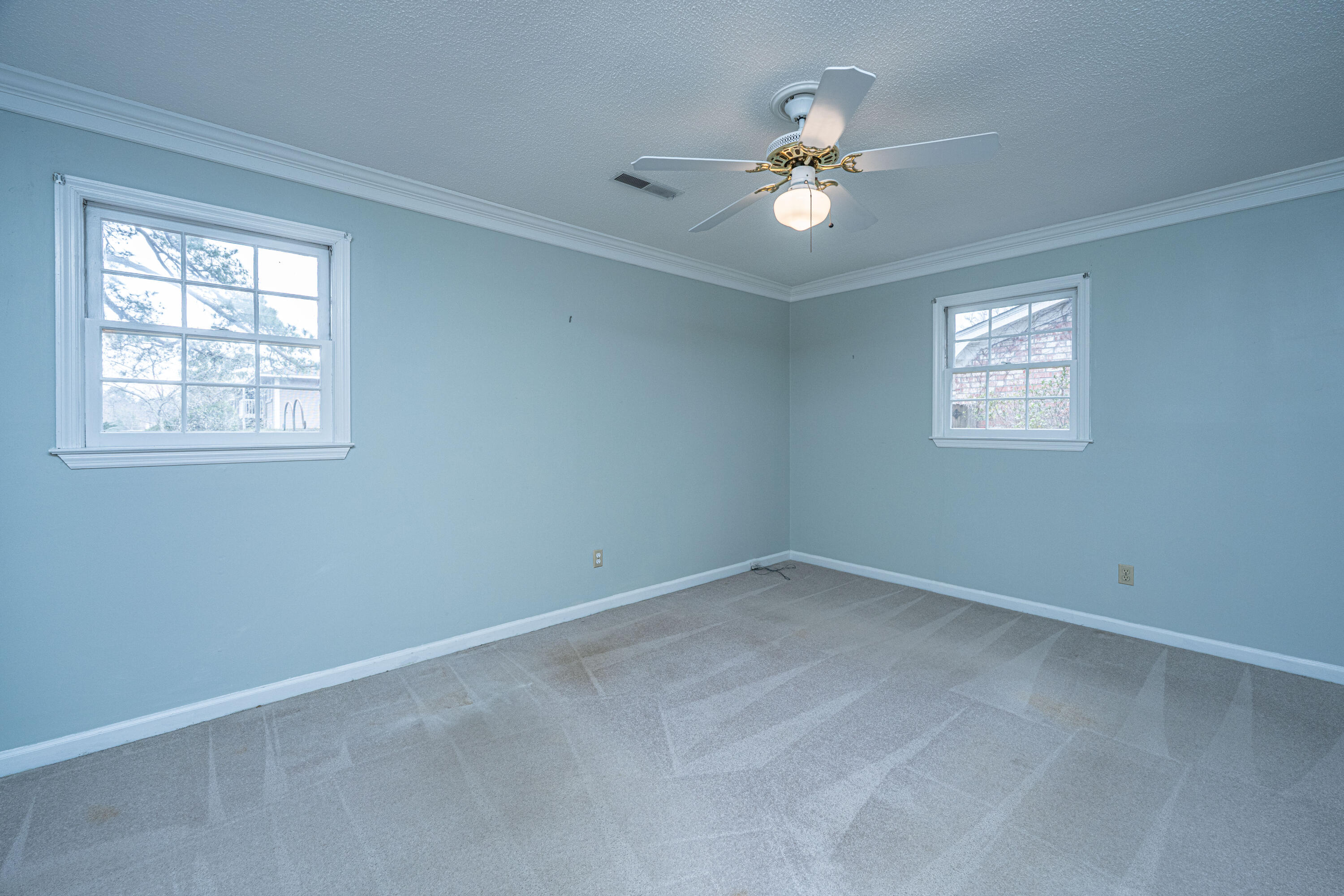 113 Kennington Drive