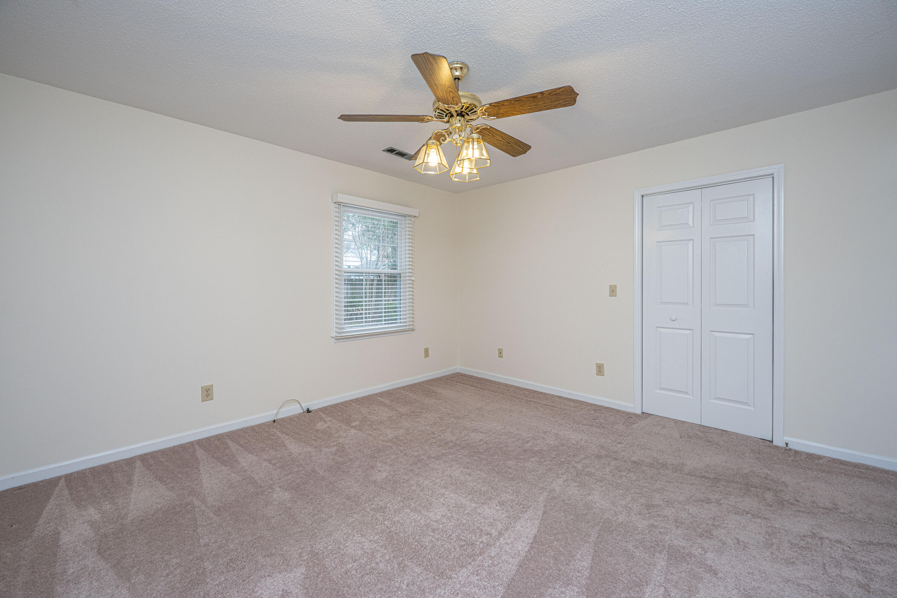 476 E Wimbledon Drive