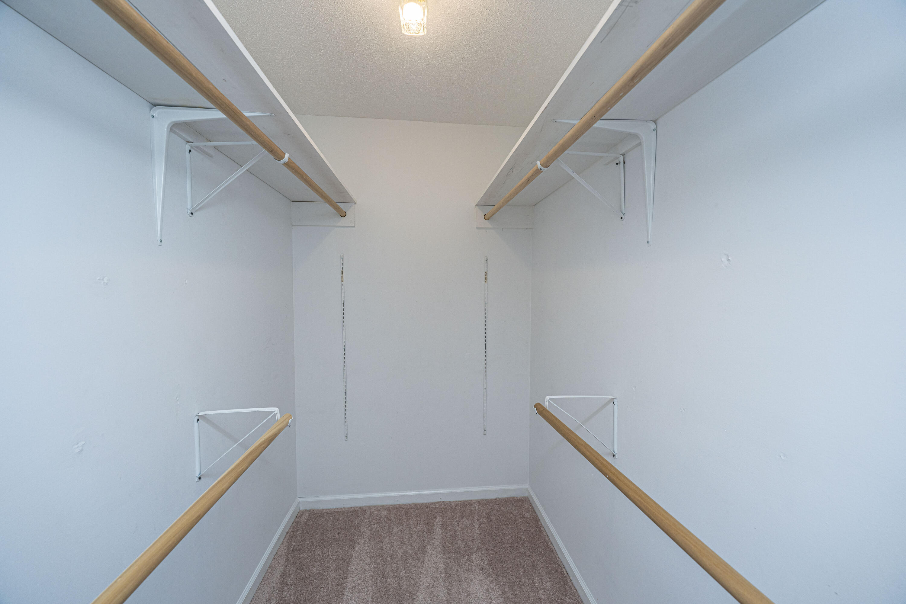 476 E Wimbledon Drive