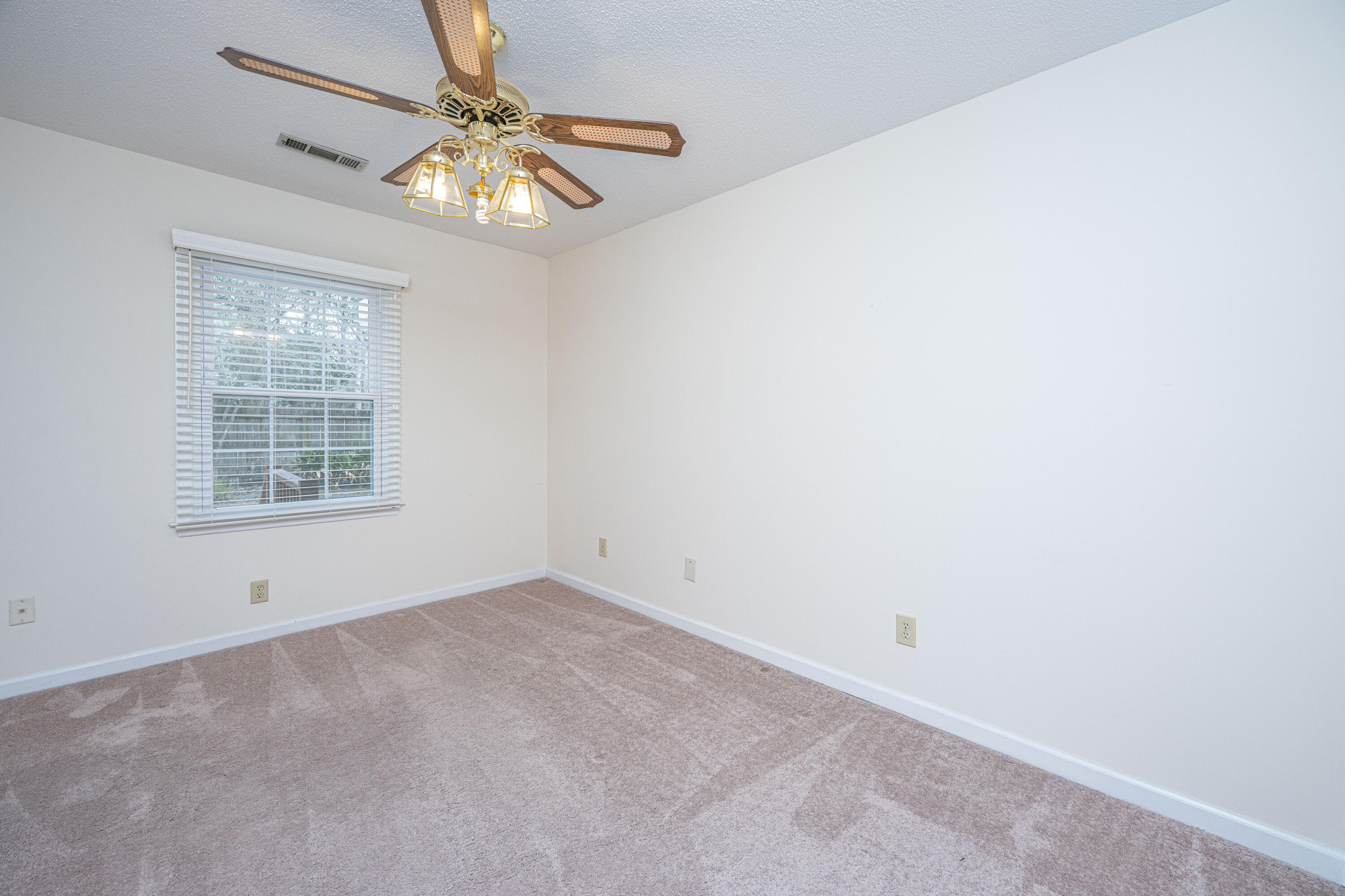 476 E Wimbledon Drive