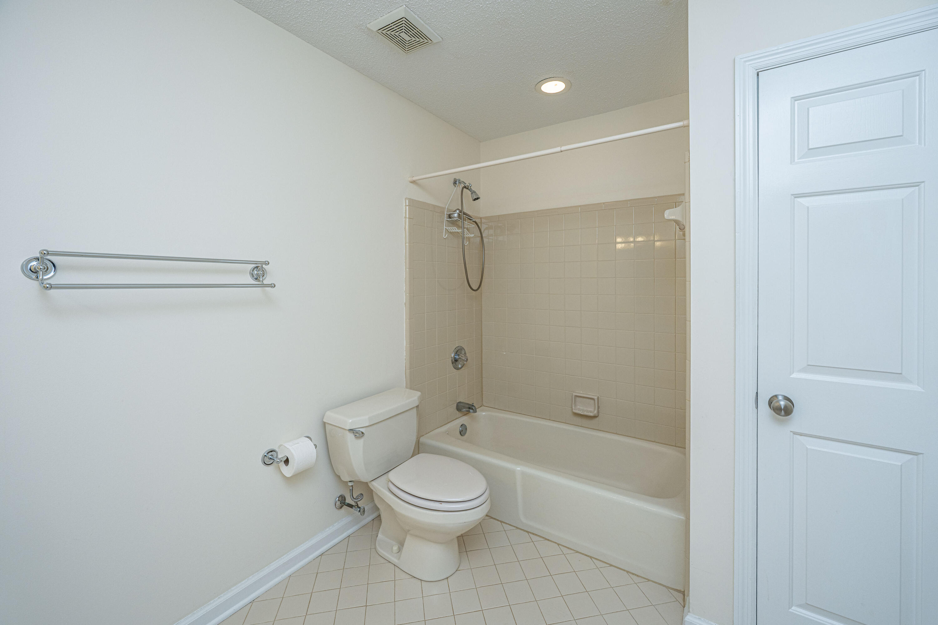 476 E Wimbledon Drive