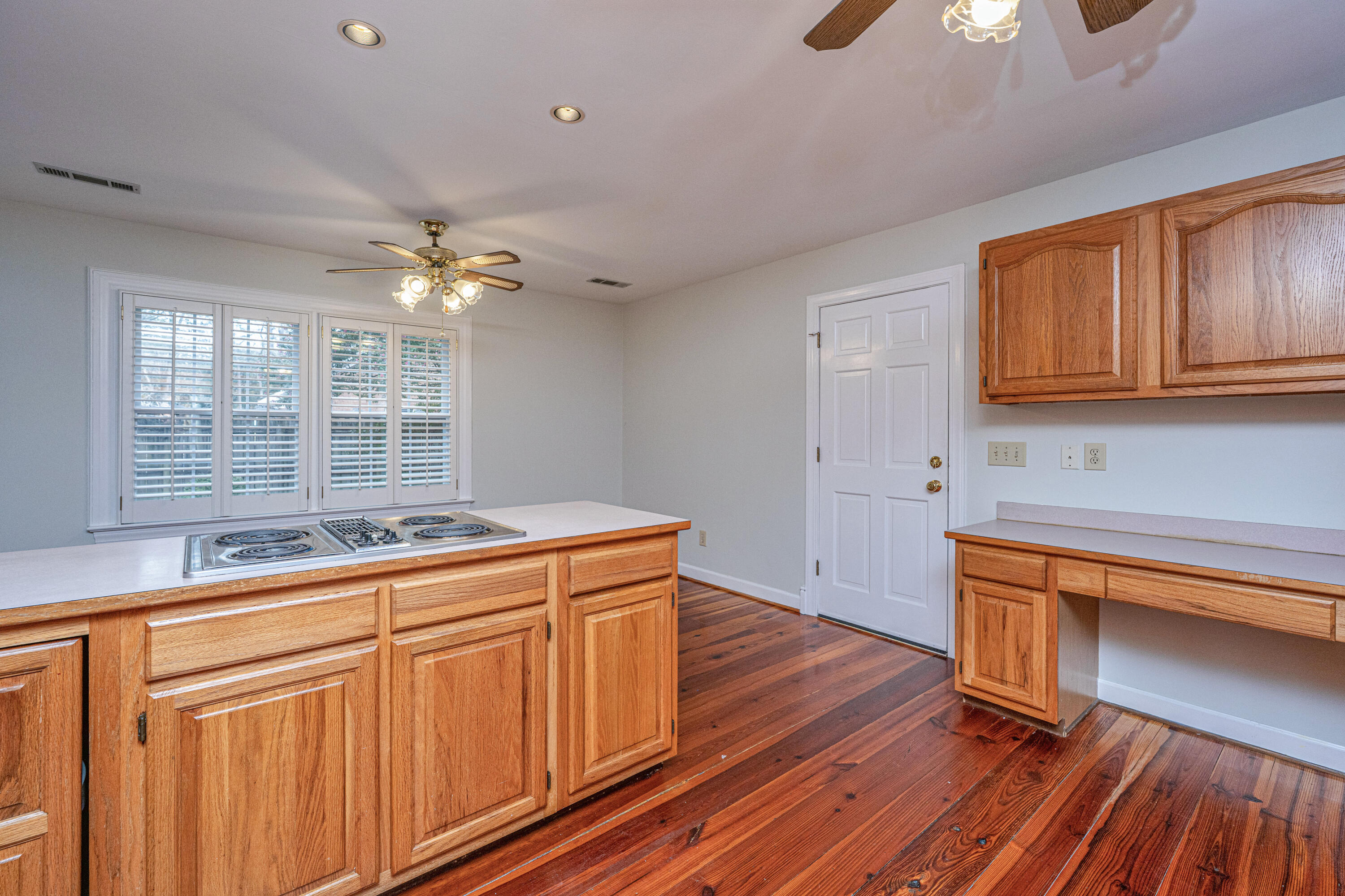 476 E Wimbledon Drive