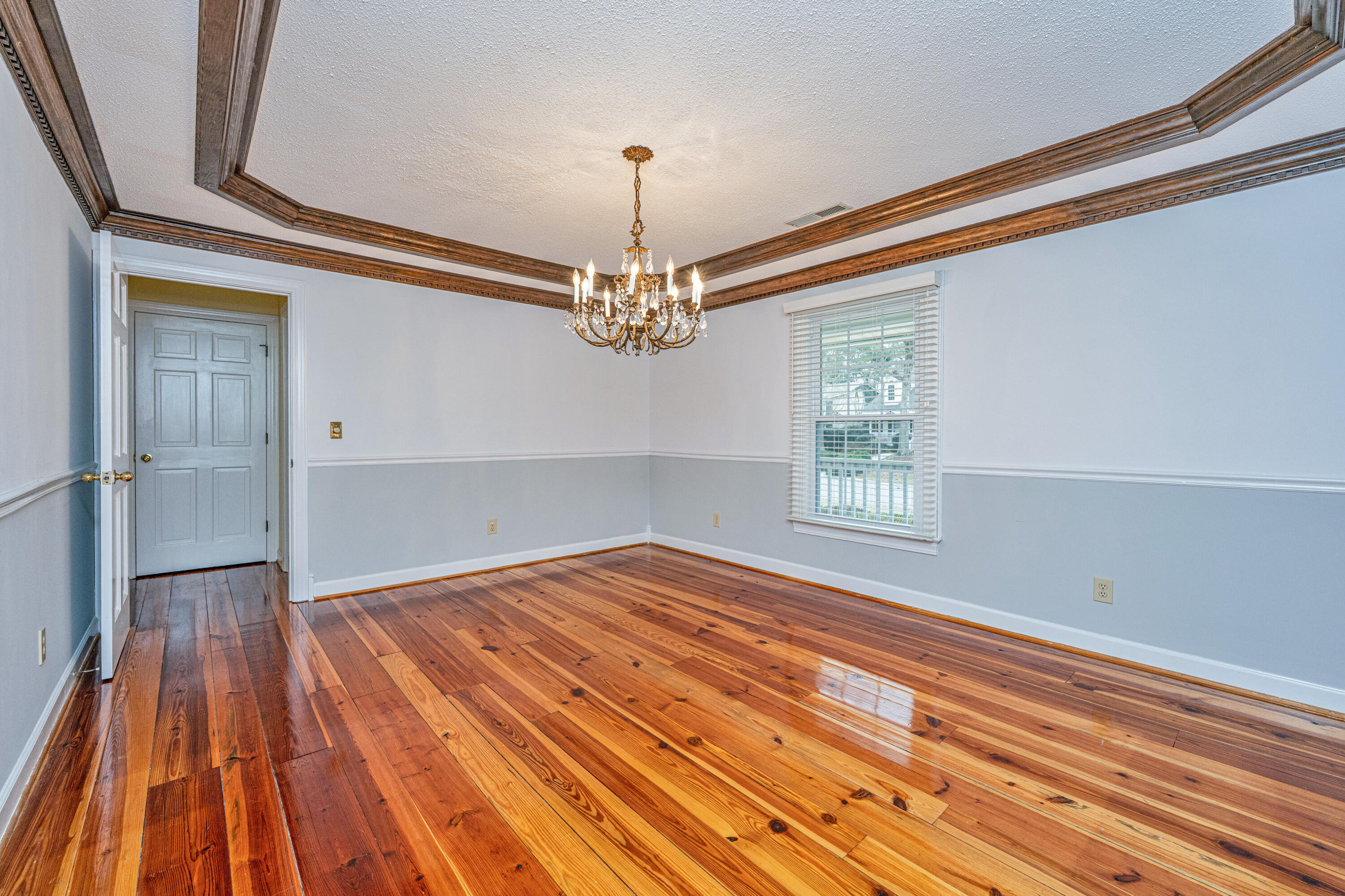 476 E Wimbledon Drive