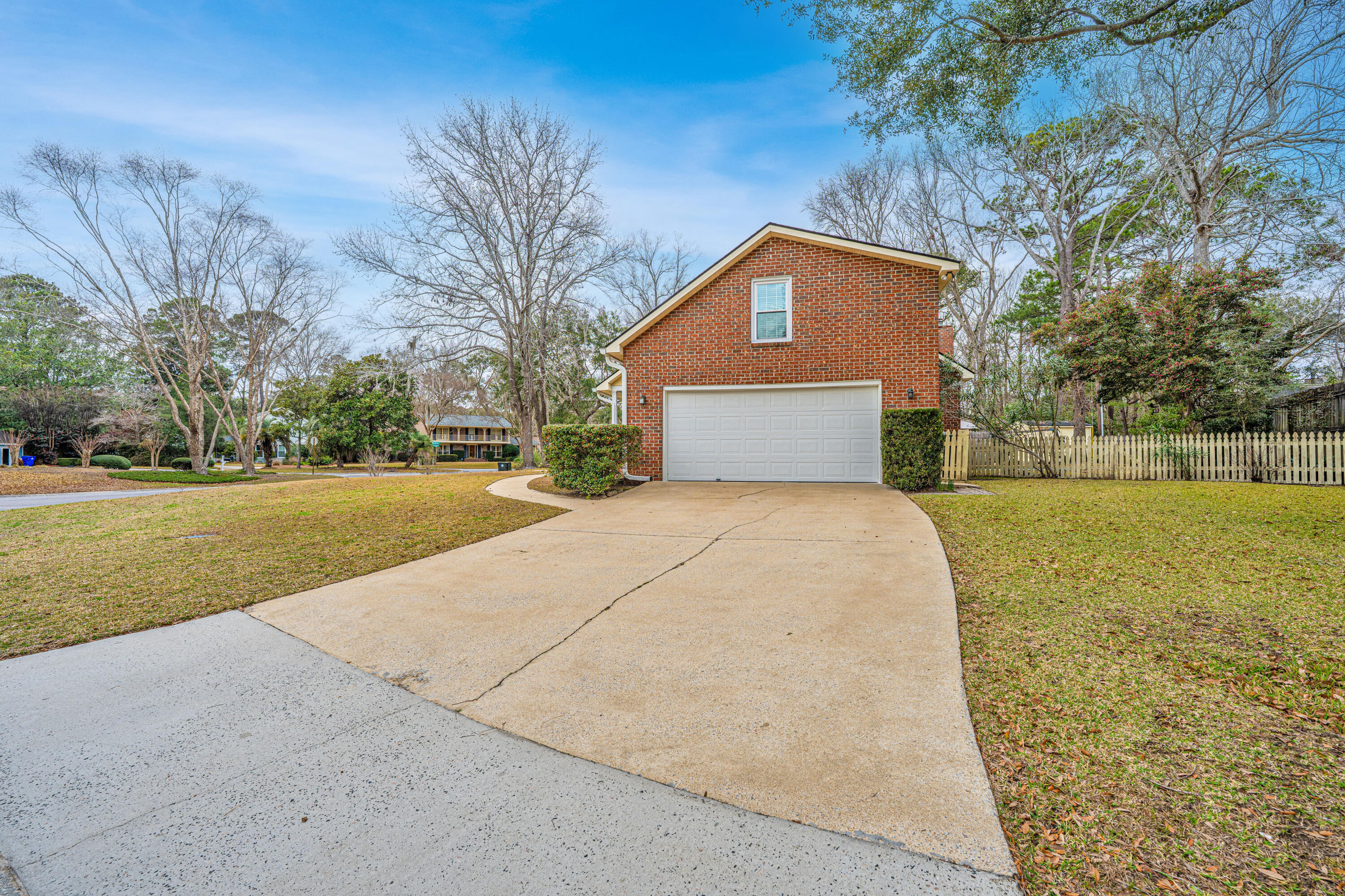 476 E Wimbledon Drive