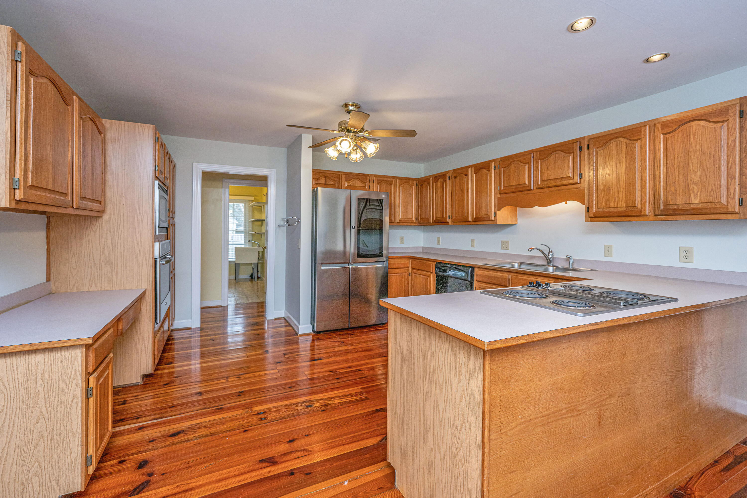 476 E Wimbledon Drive