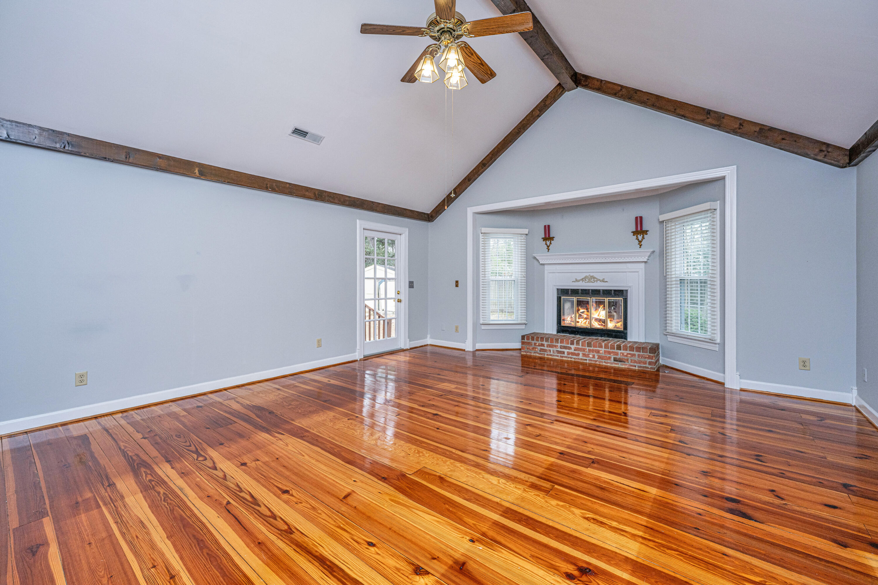 476 E Wimbledon Drive