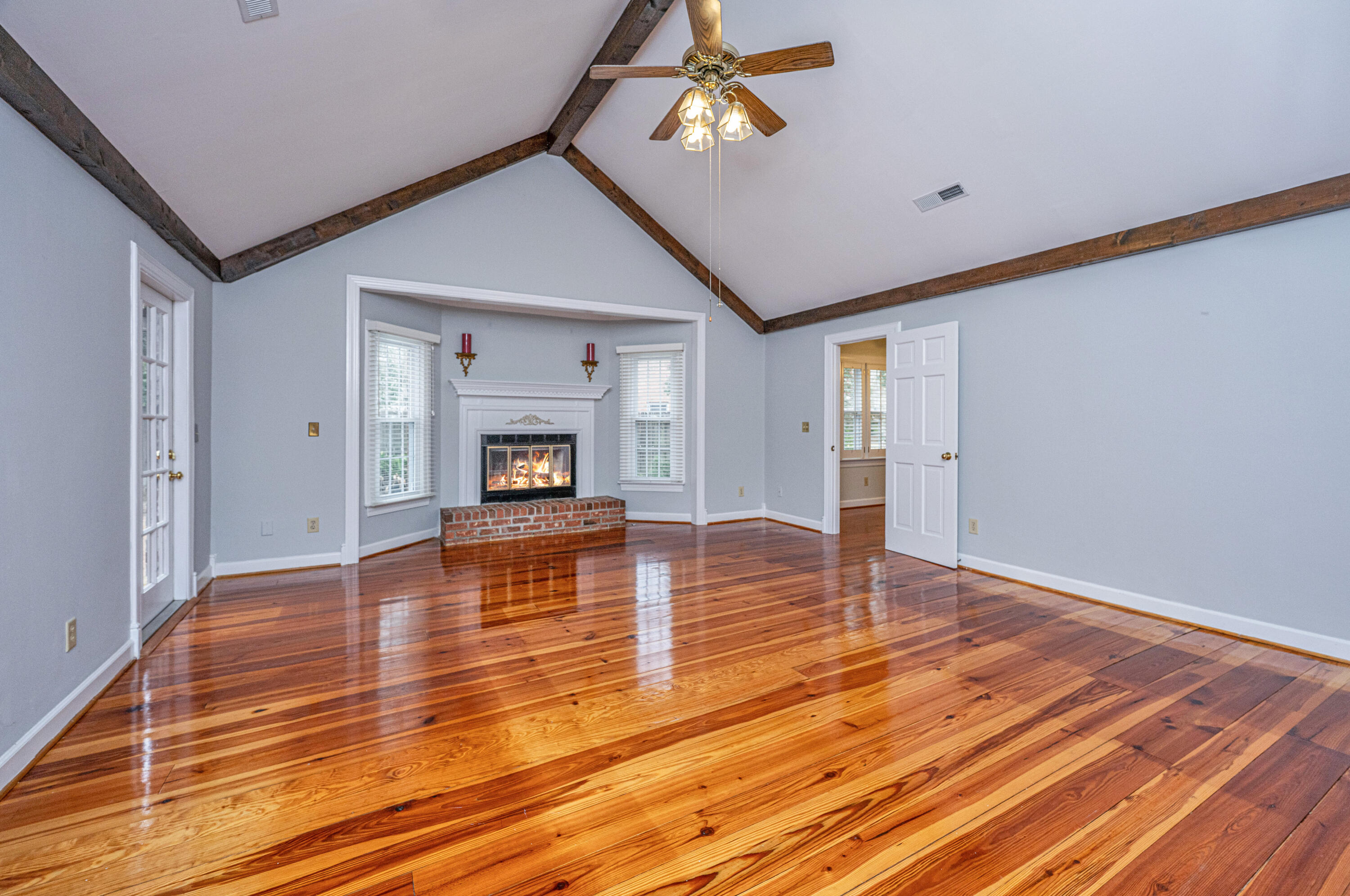 476 E Wimbledon Drive