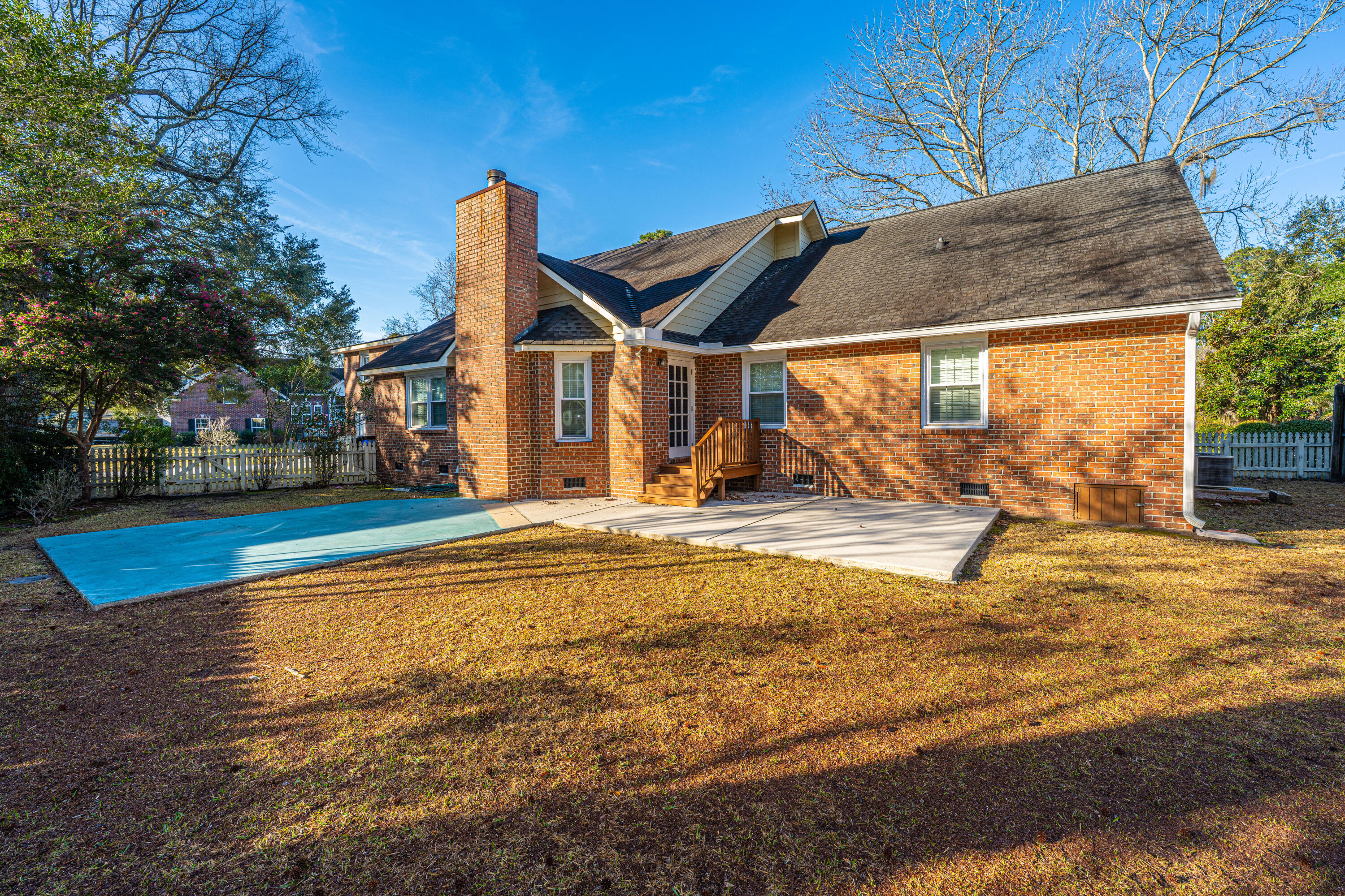 476 E Wimbledon Drive