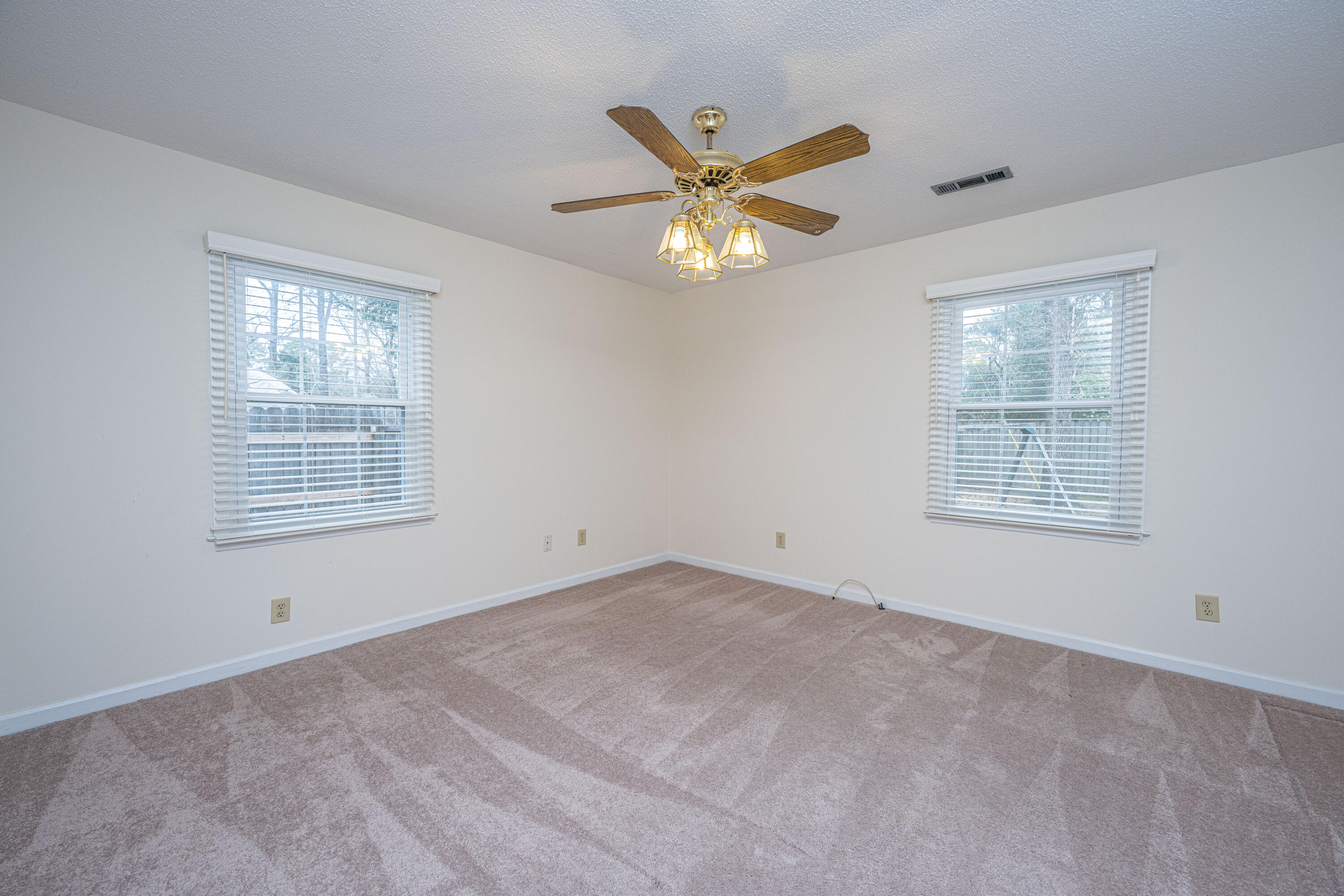 476 E Wimbledon Drive