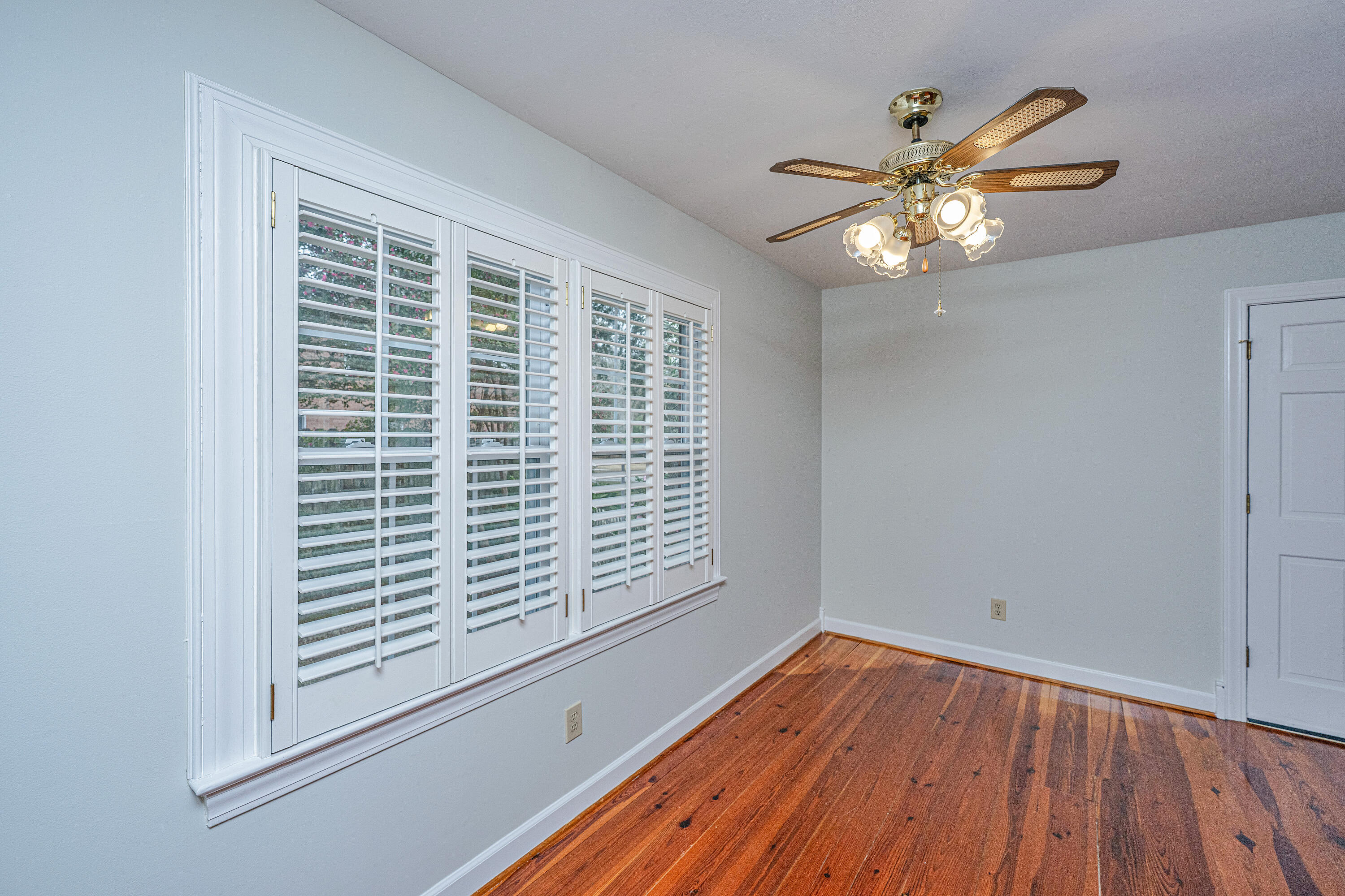 476 E Wimbledon Drive