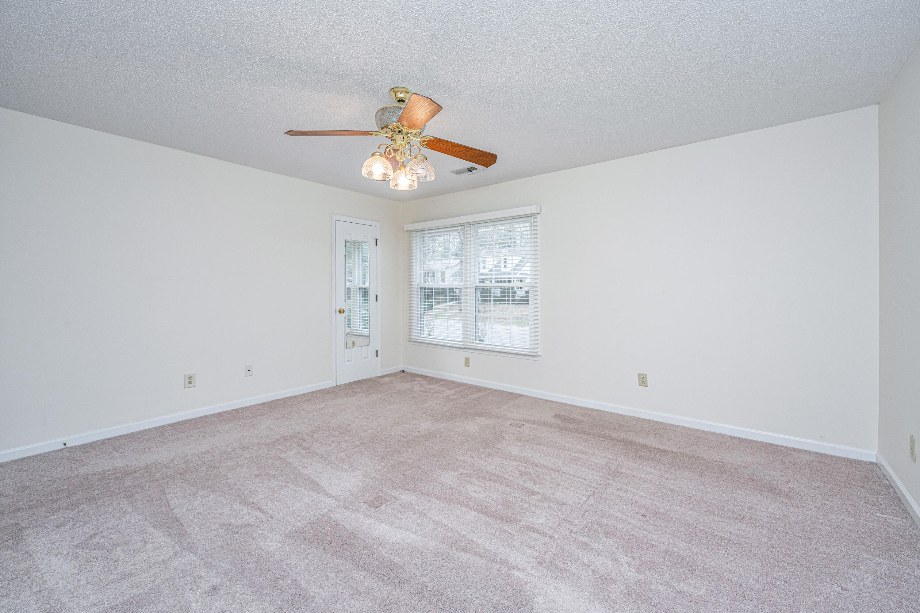 476 E Wimbledon Drive