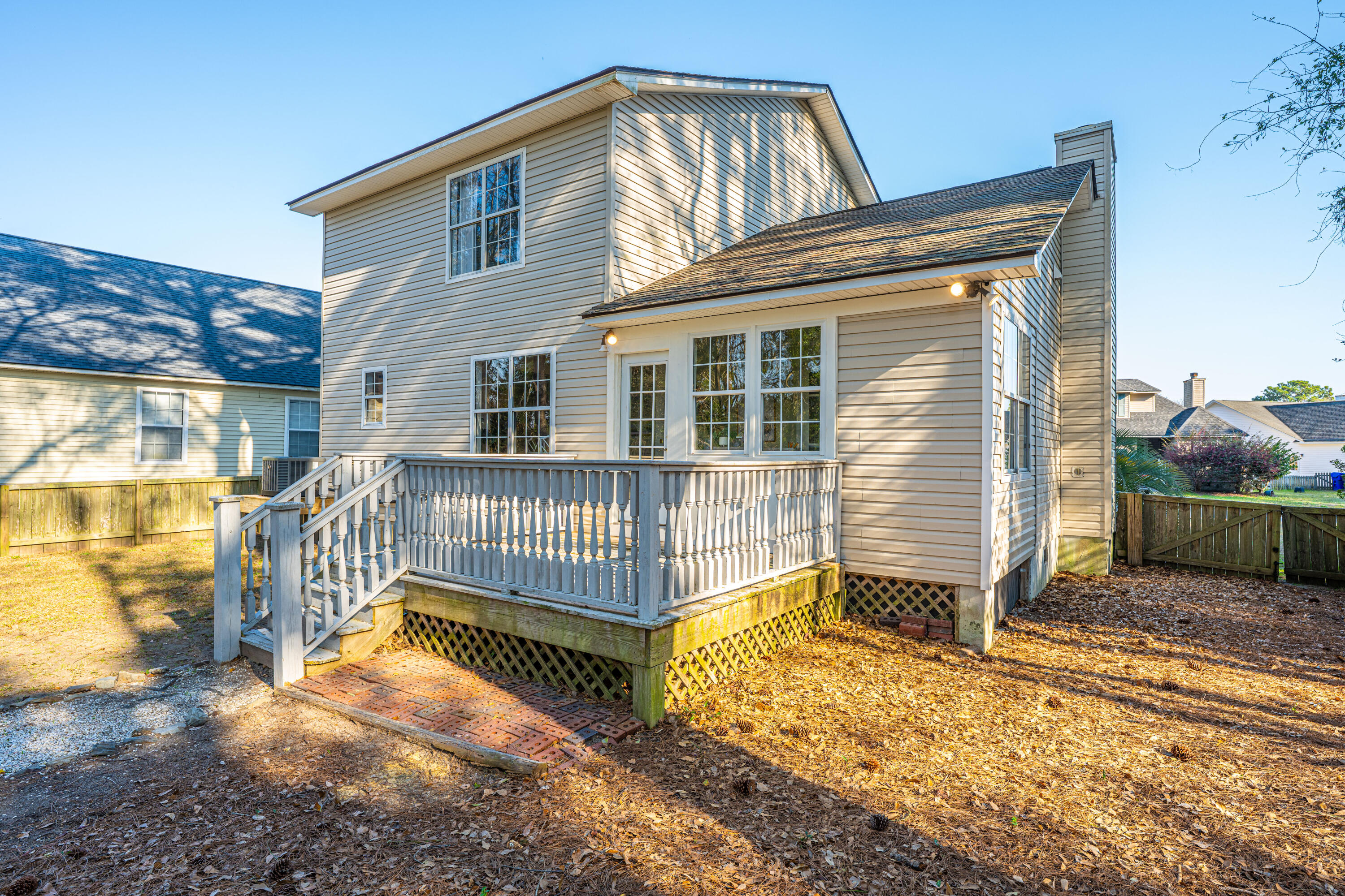 1253 Lakefront Drive