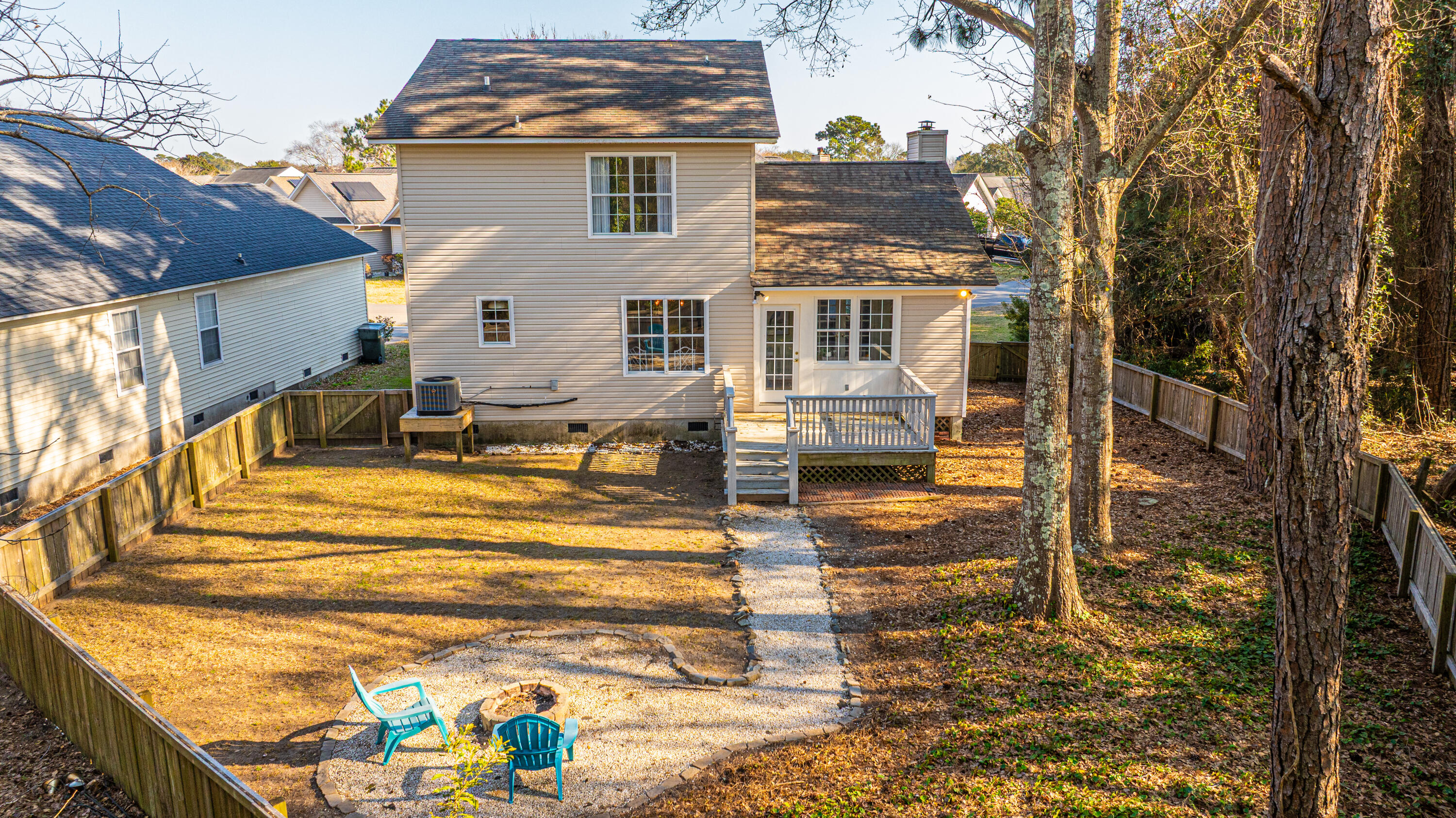 1253 Lakefront Drive