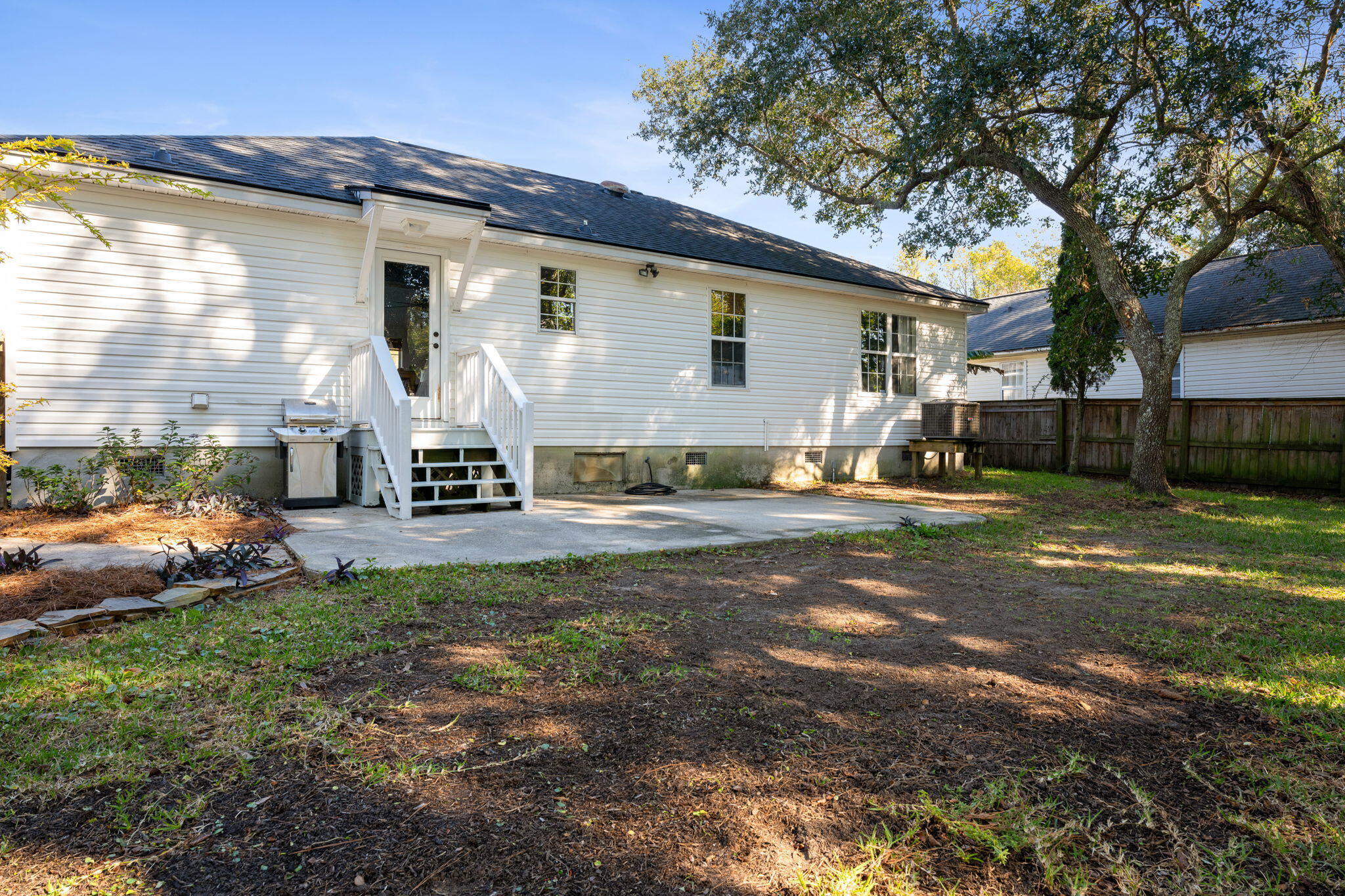 1589 Kentwood Circle