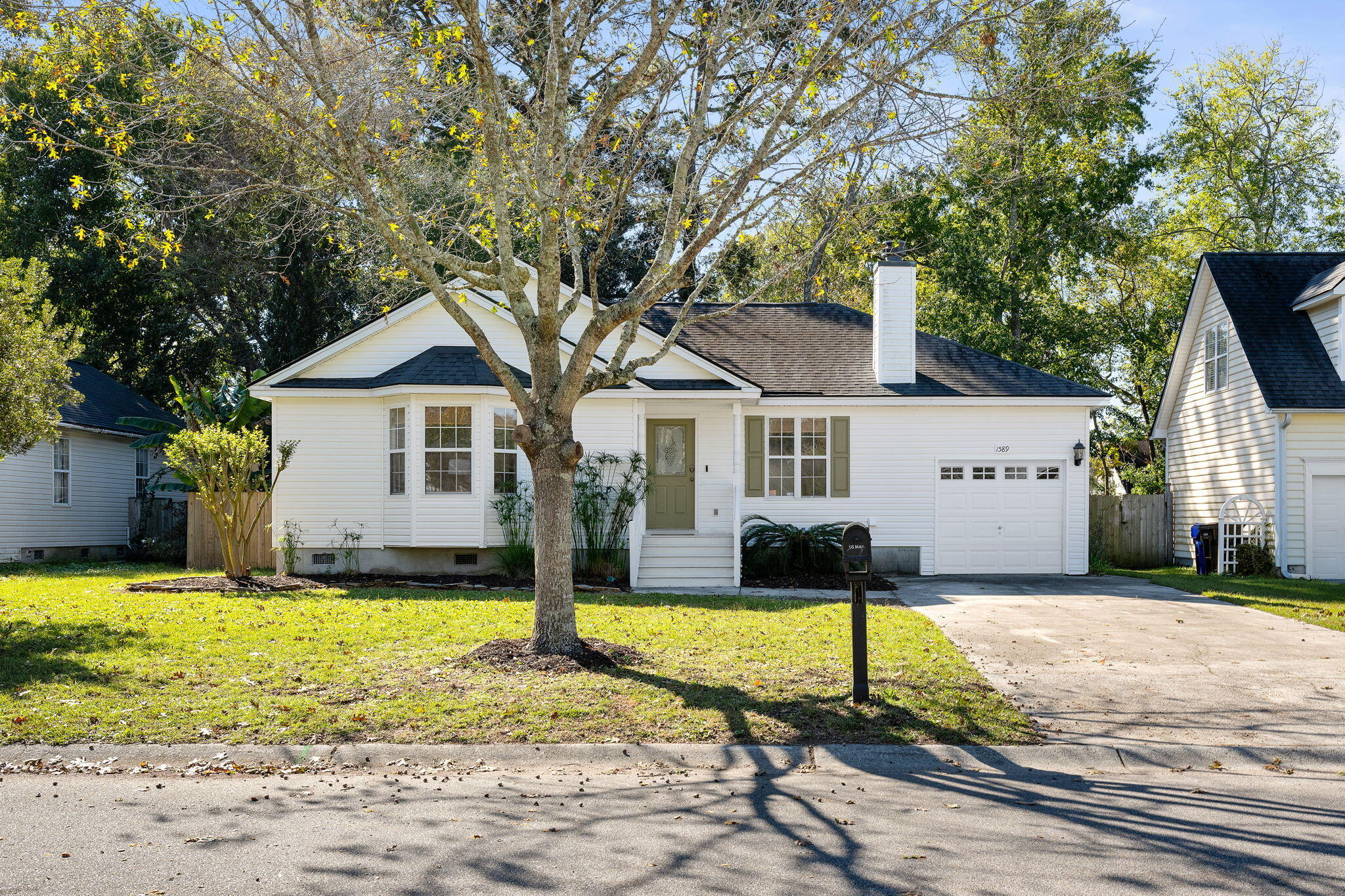 1589 Kentwood Circle