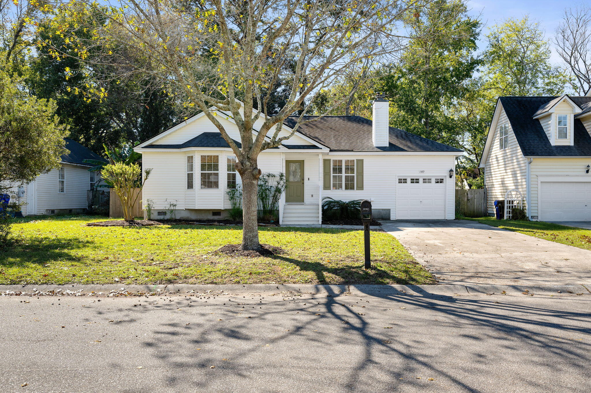 1589 Kentwood Circle