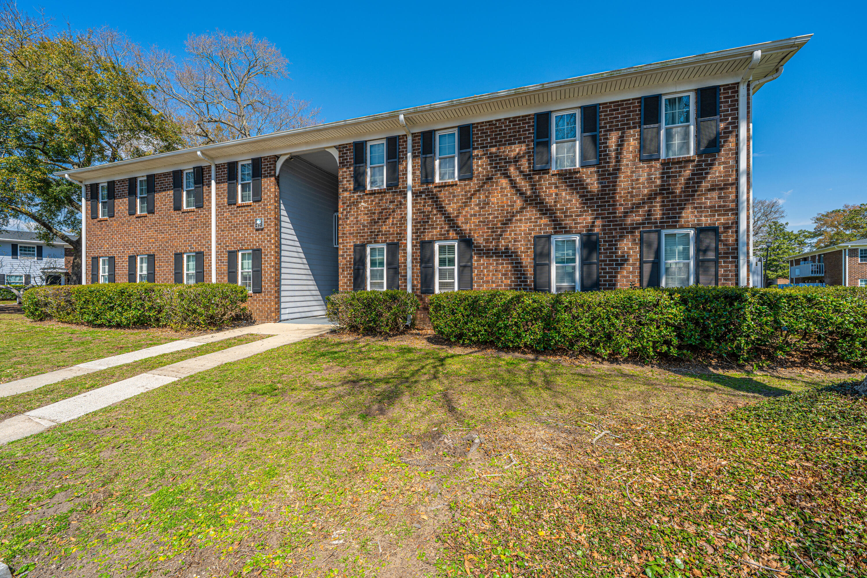 21 Rivers Point Row Row # B Unit: 17 B