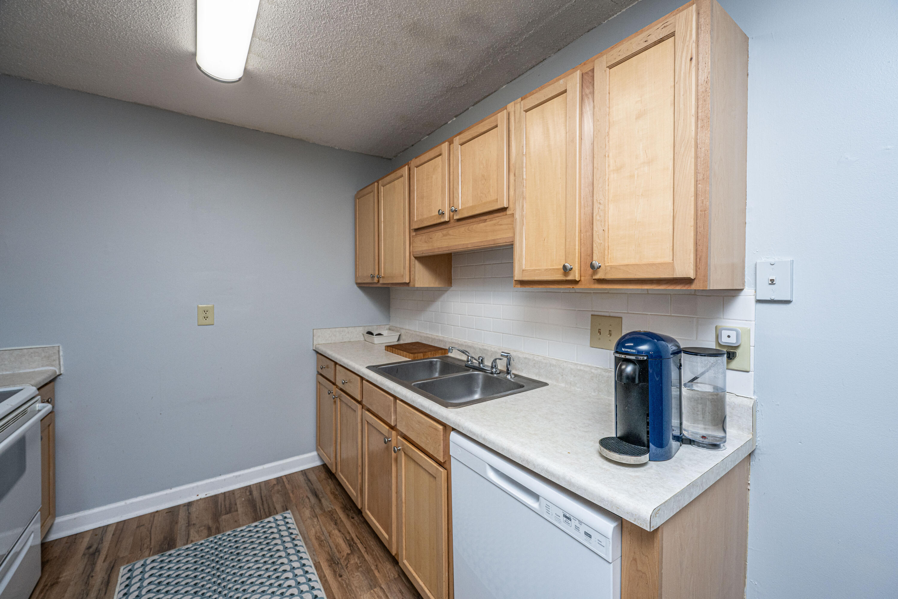 21 Rivers Point Row Row # B Unit: 17 B