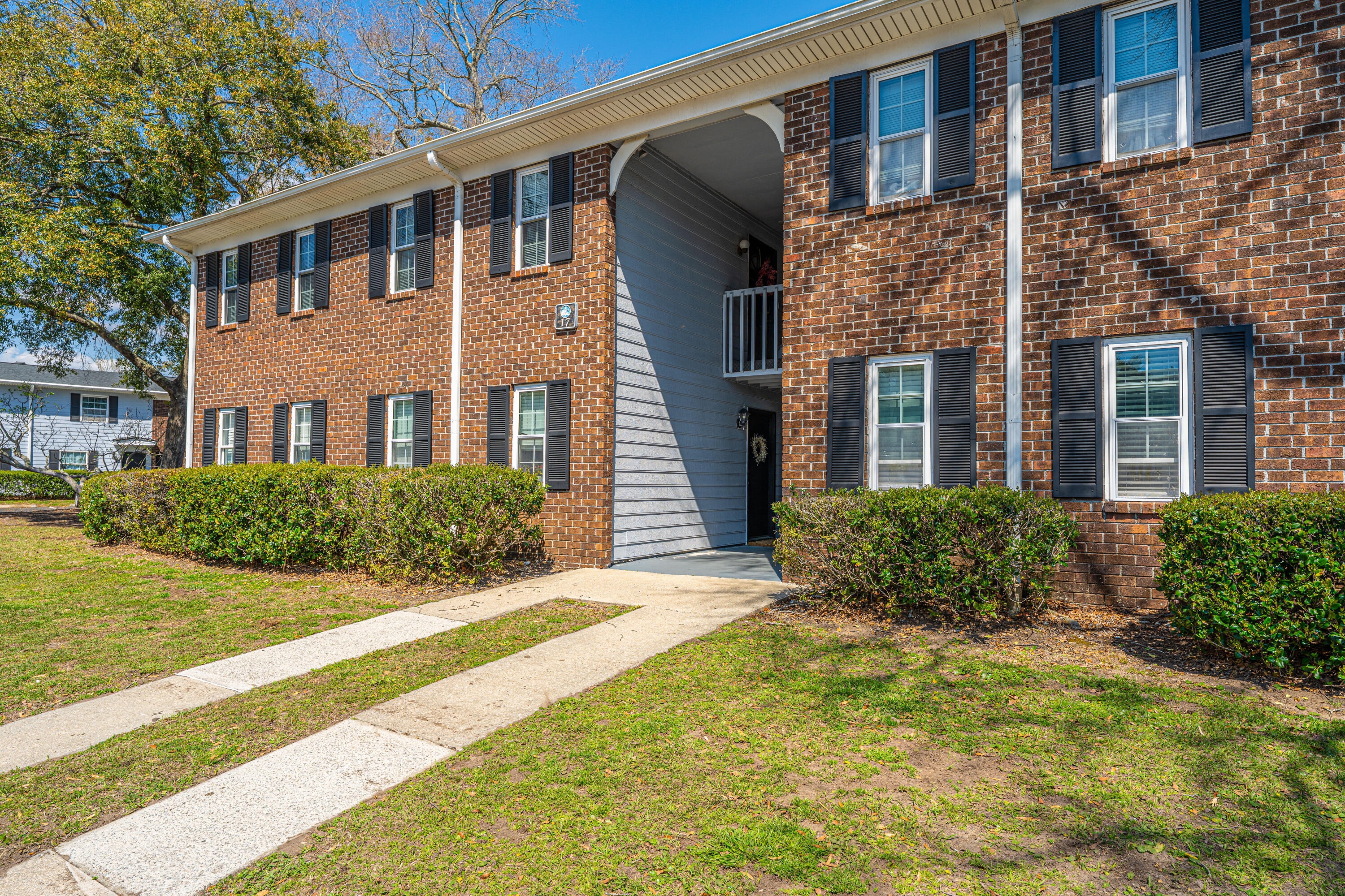 21 Rivers Point Row Row # B Unit: 17 B