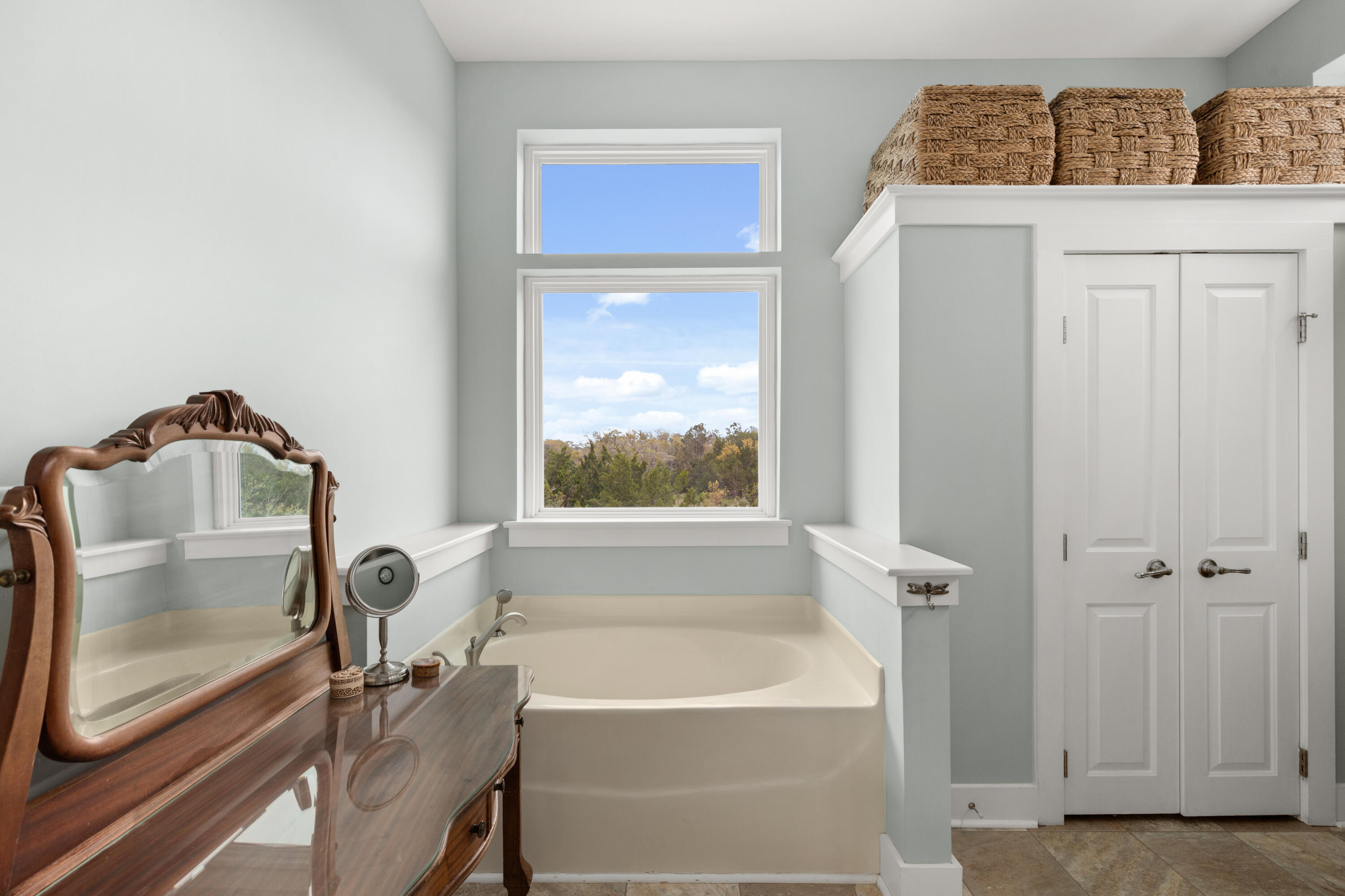 2480 Royal Oak Drive