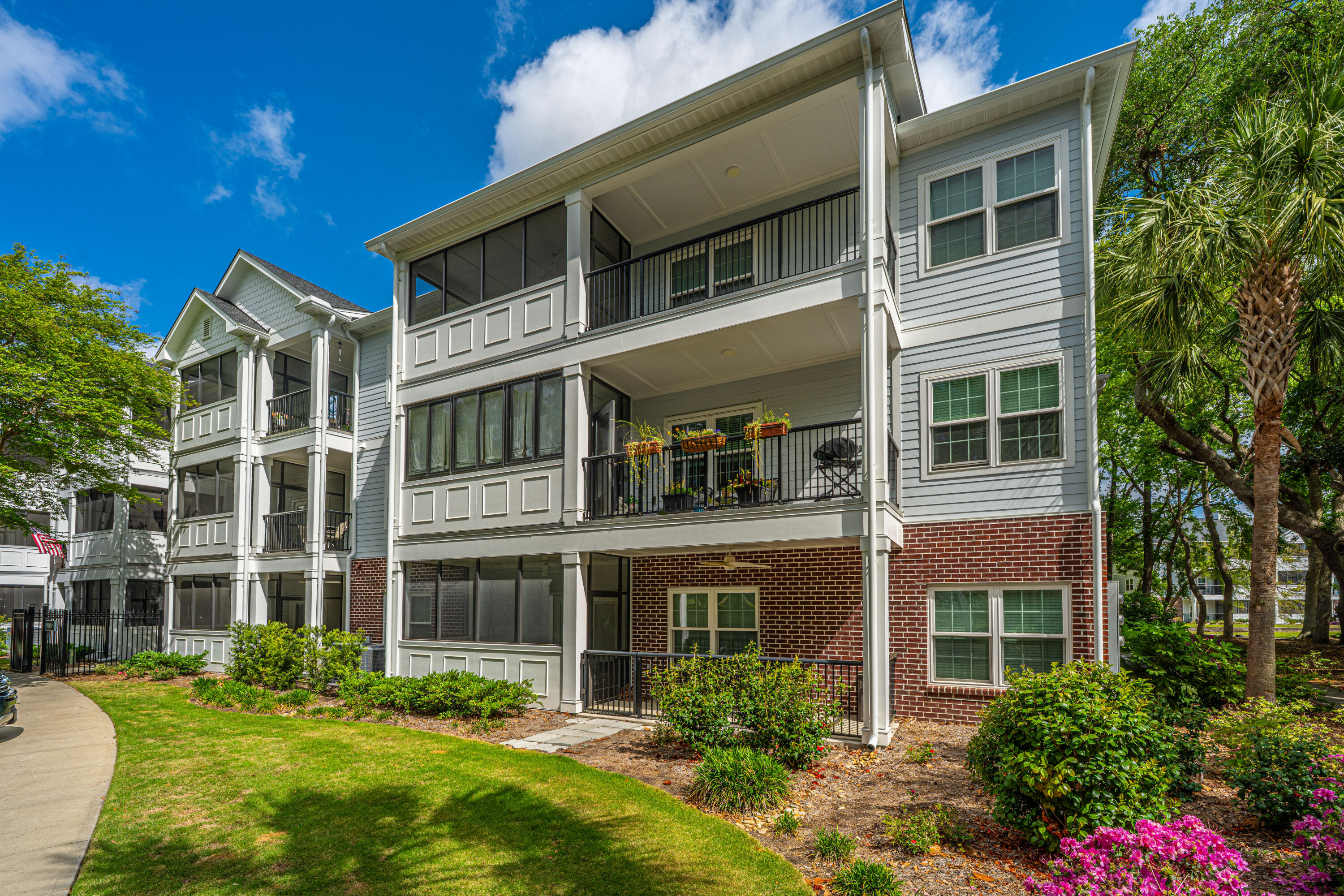 1025 Riverland Woods Place # 901