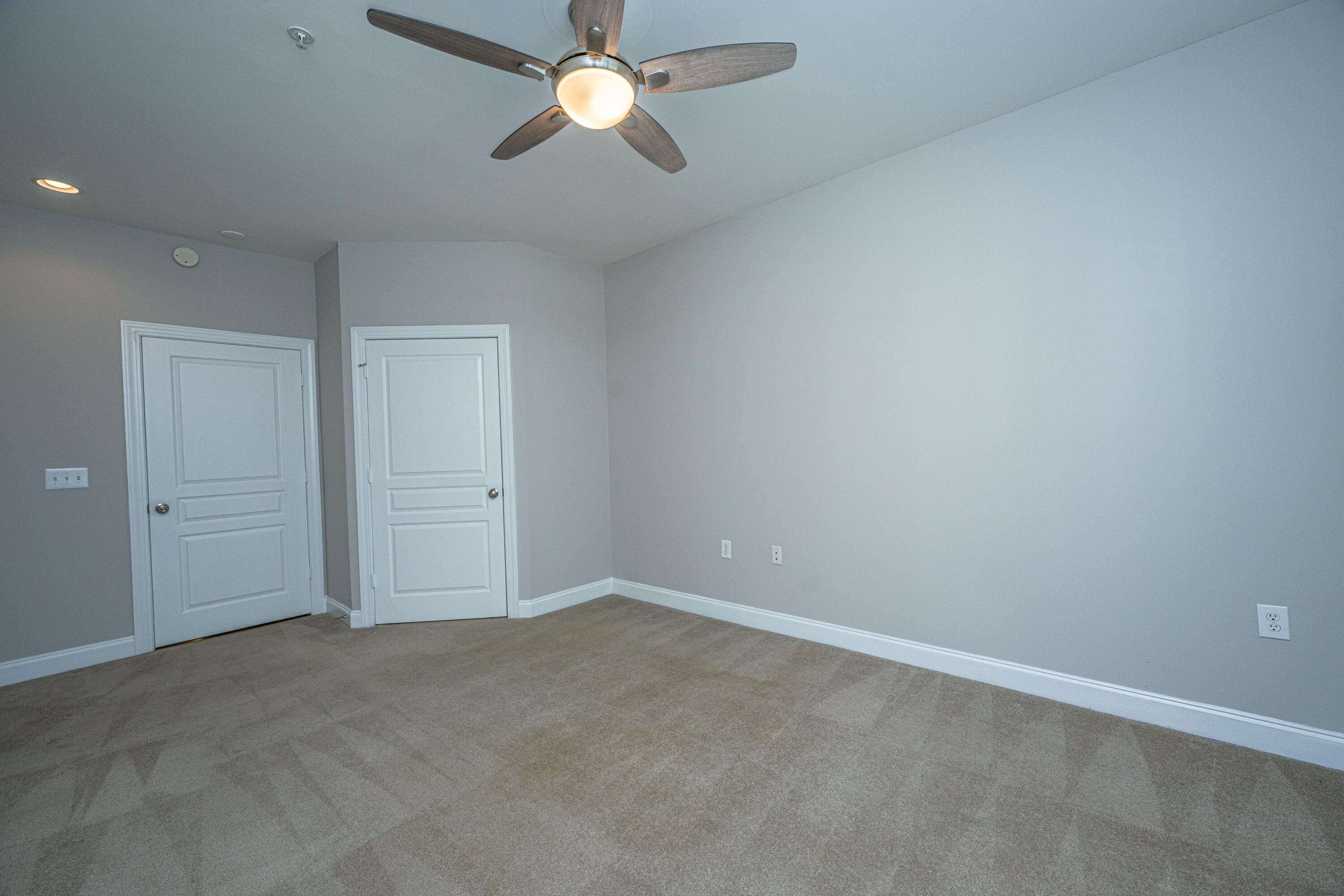 1025 Riverland Woods Place # 901