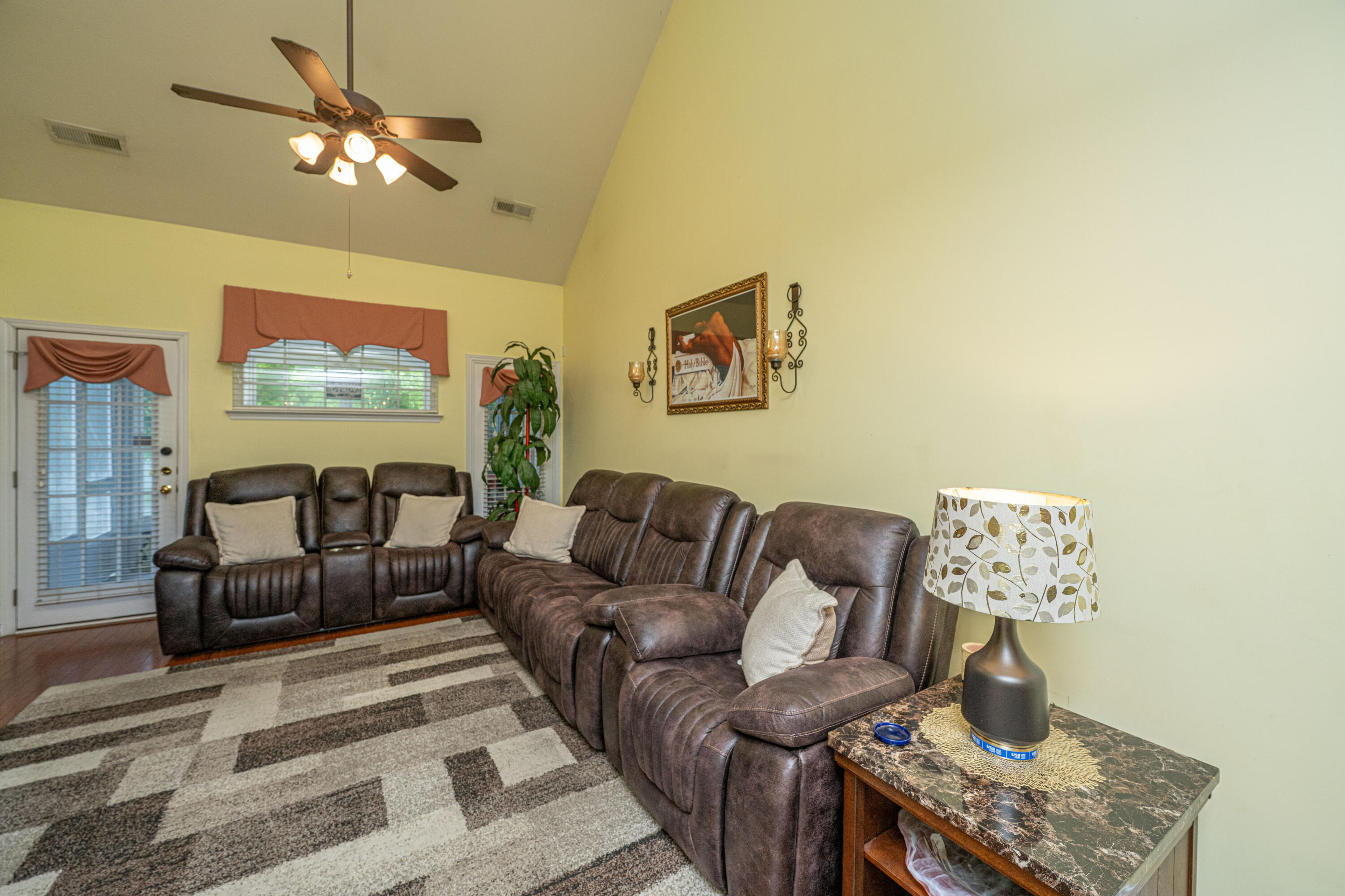8652 Grassy Oak Trail
