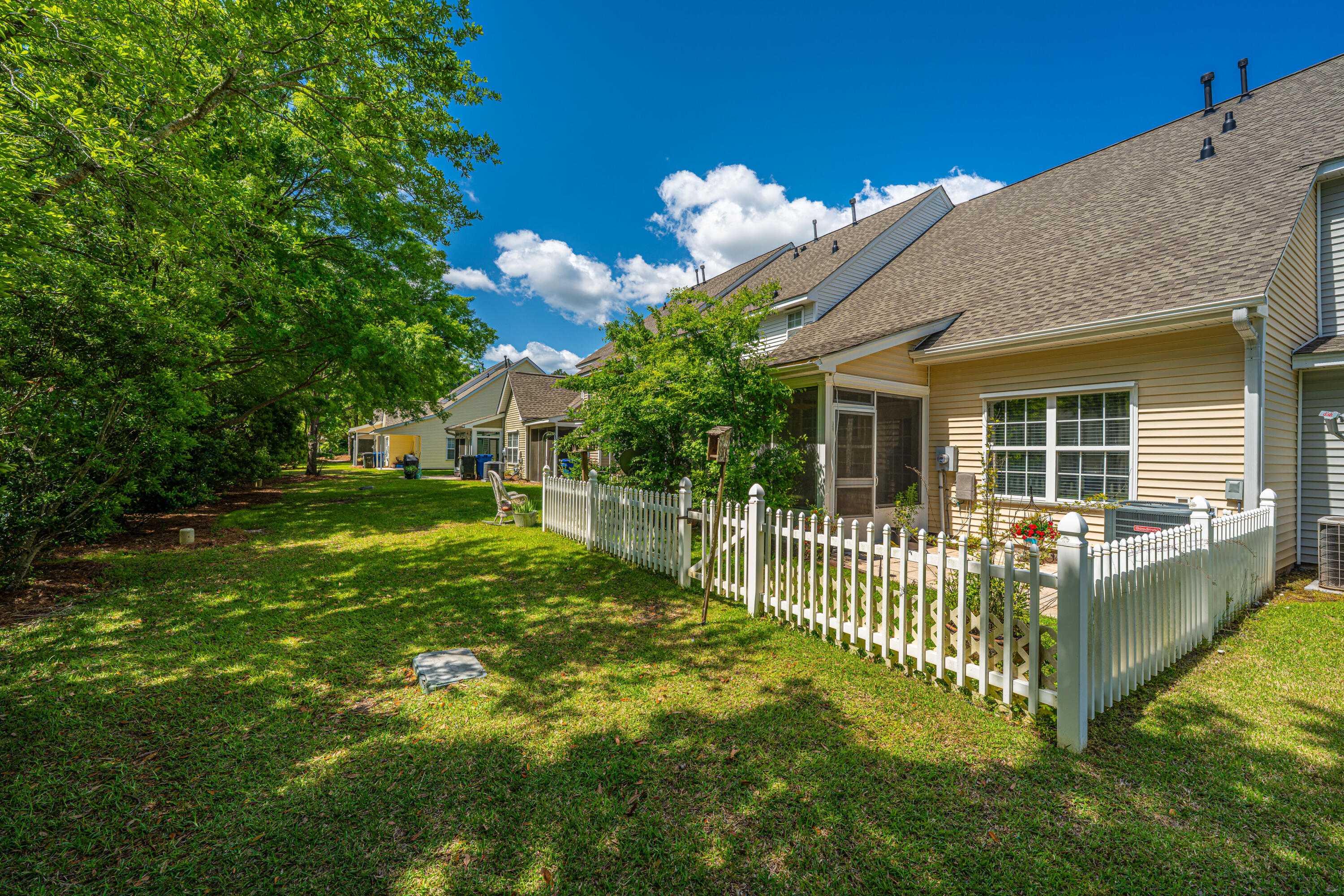 8652 Grassy Oak Trail