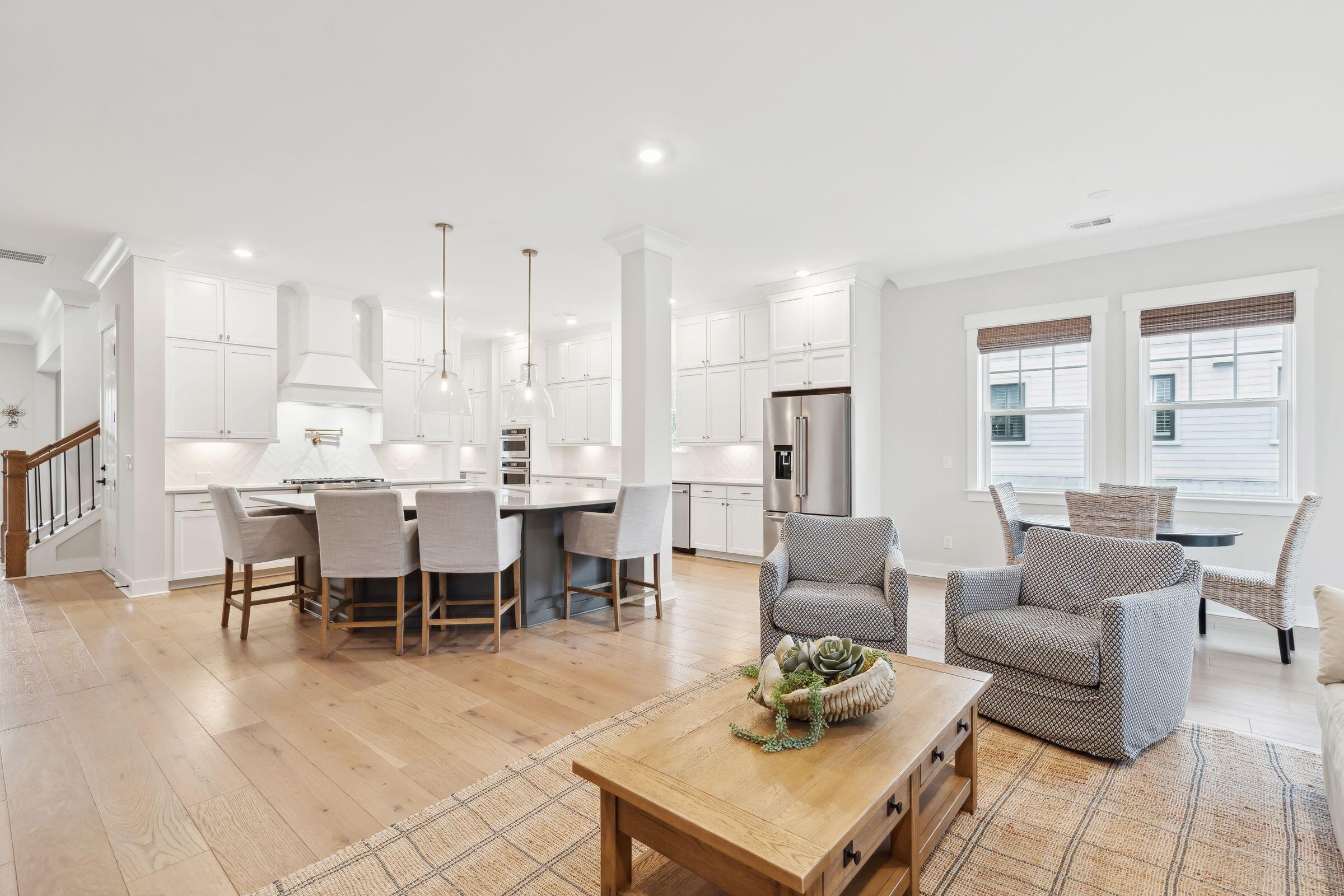 1604 Bernier Commons