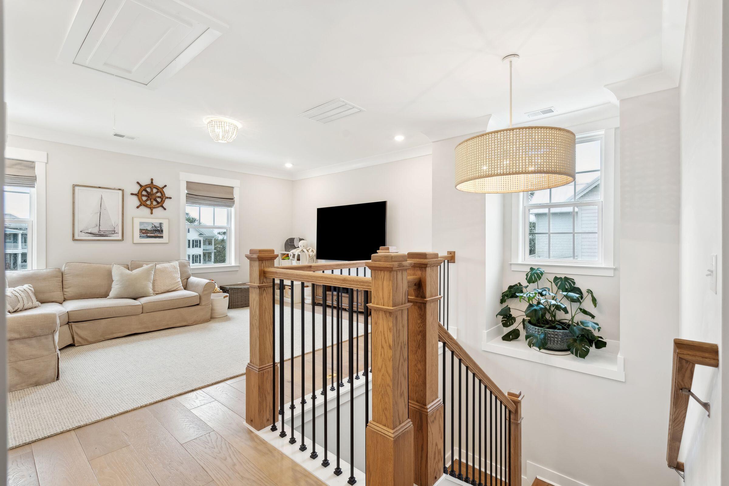 1604 Bernier Commons