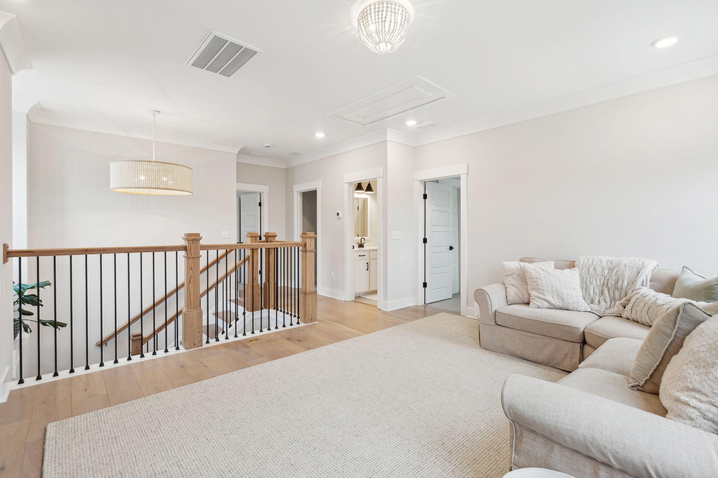 1604 Bernier Commons