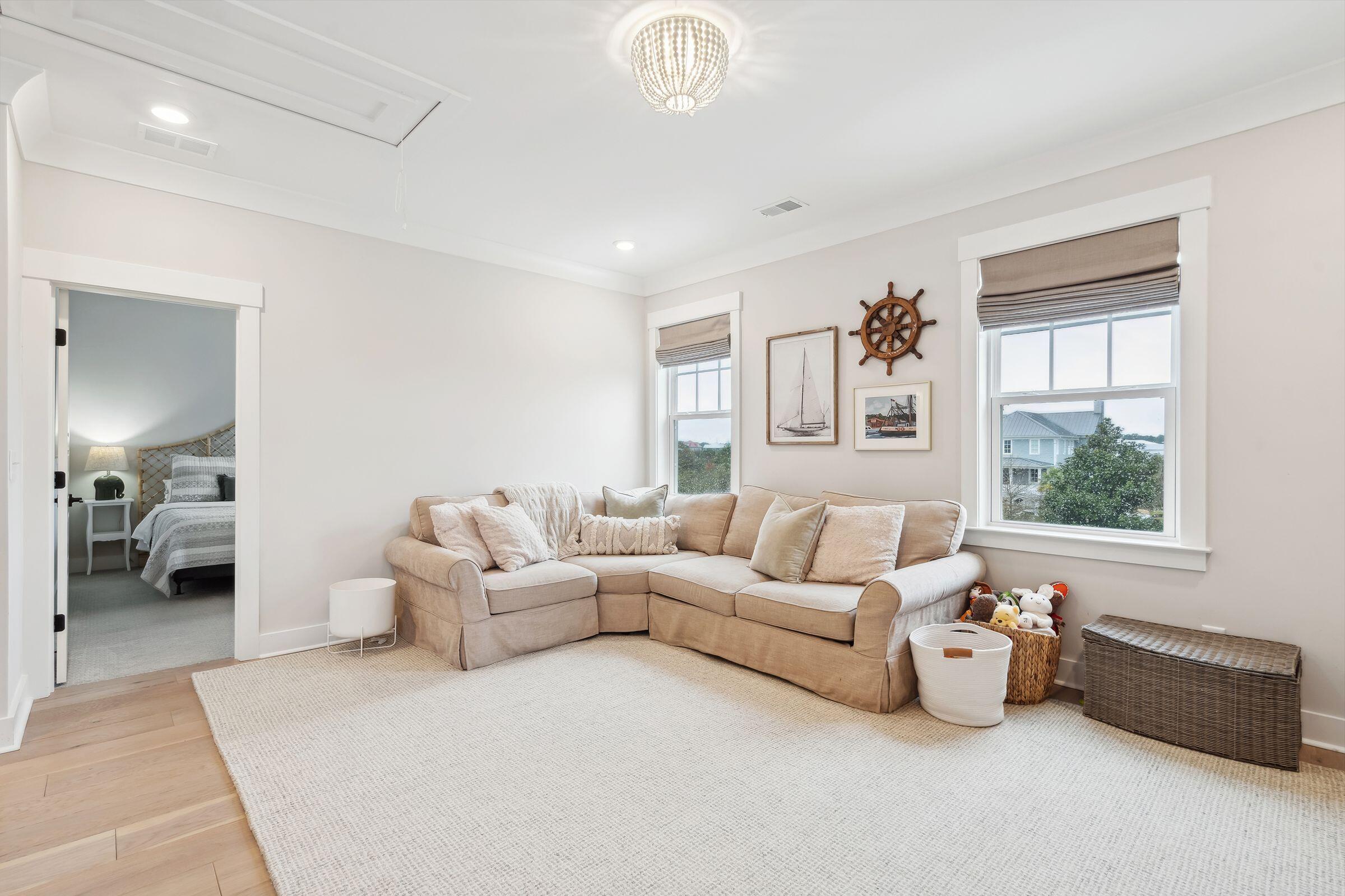 1604 Bernier Commons