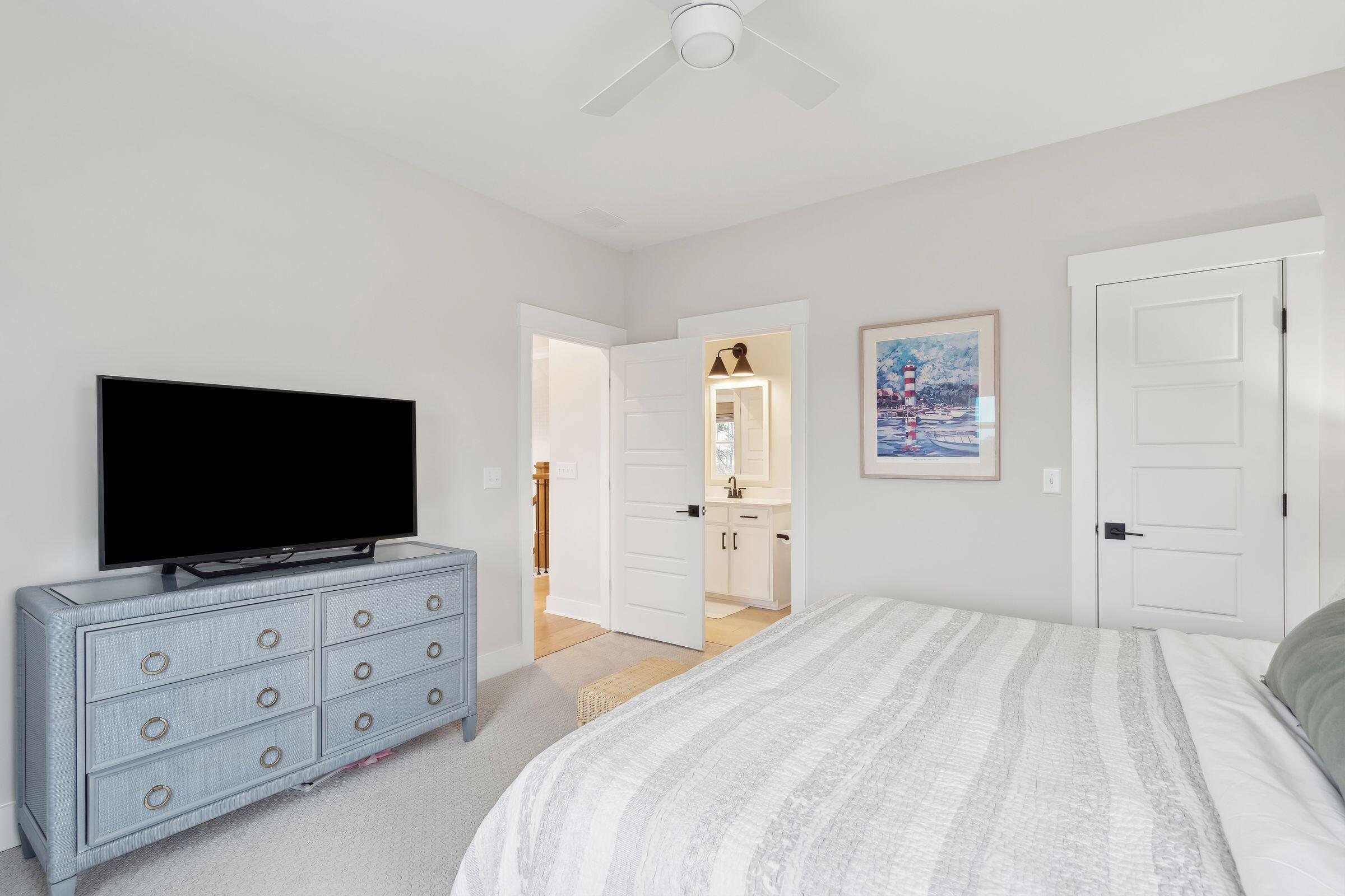 1604 Bernier Commons