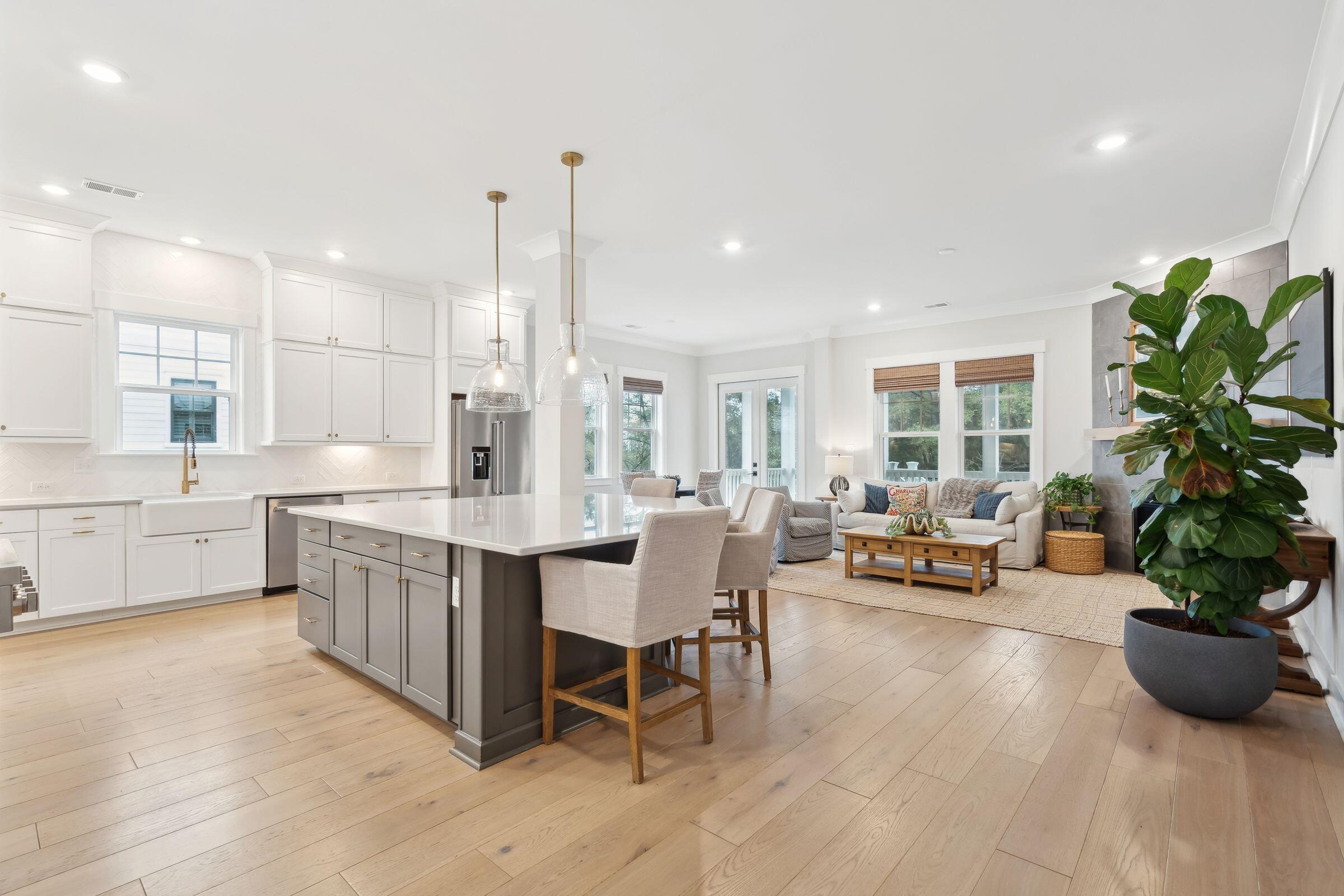 1604 Bernier Commons