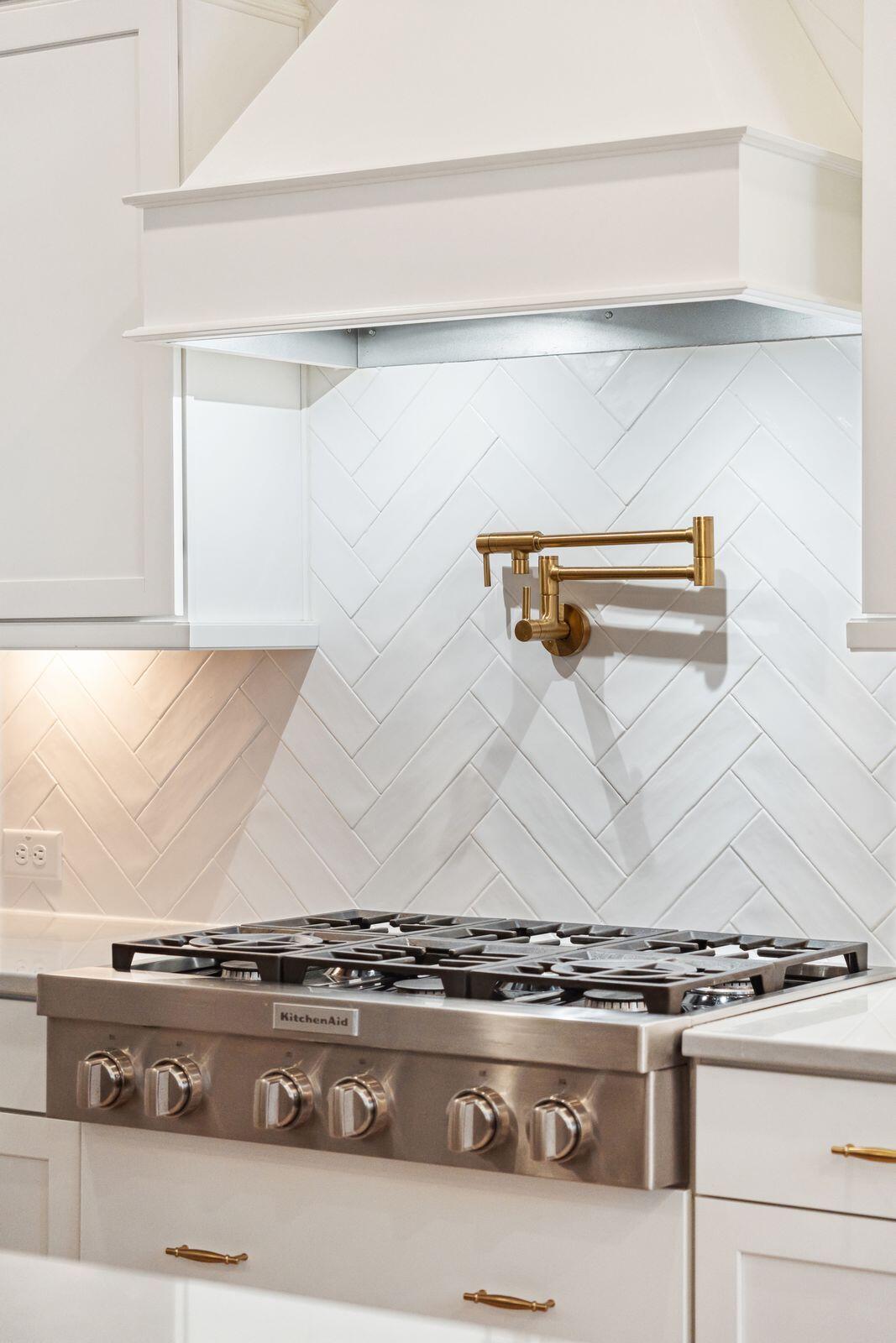 1604 Bernier Commons