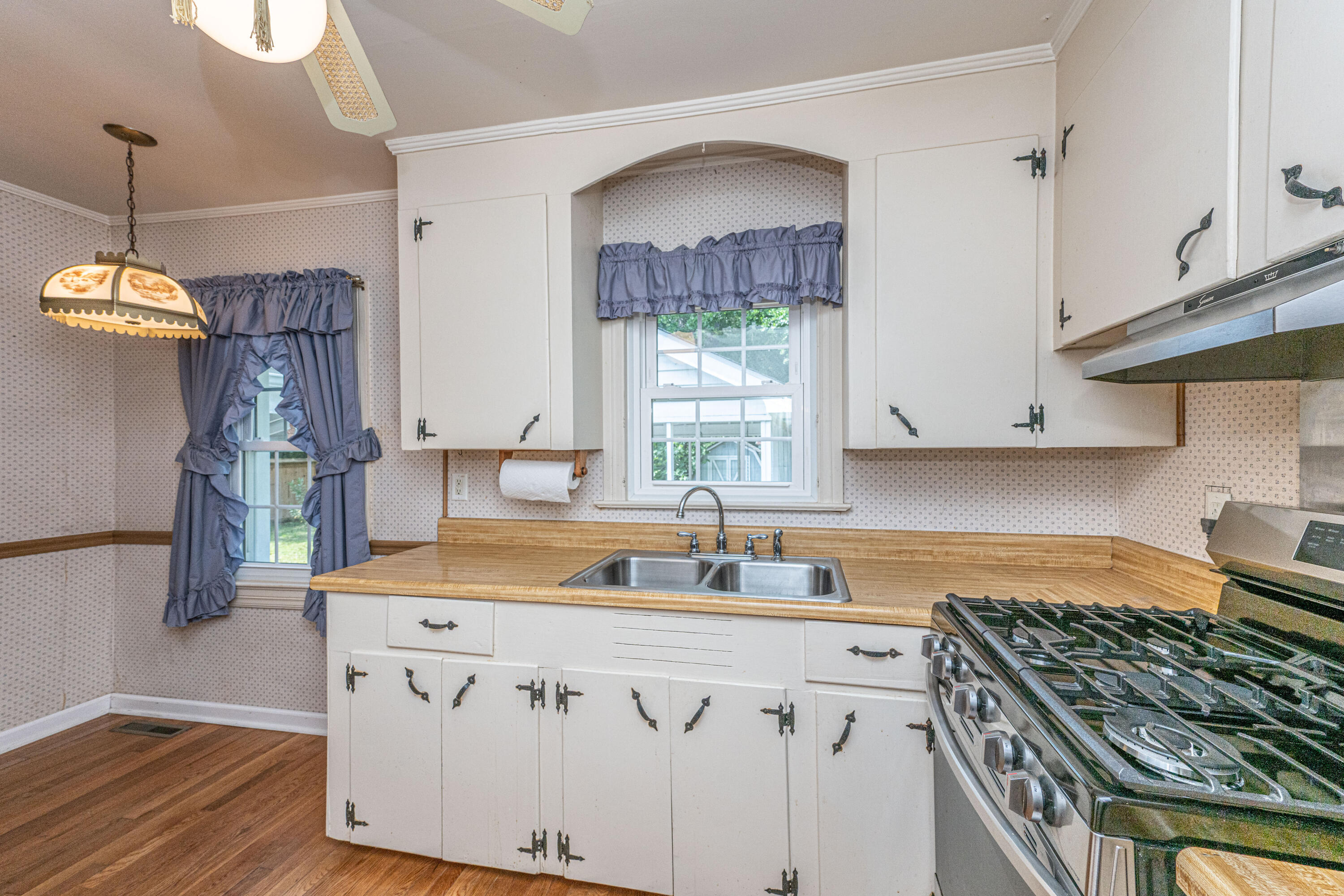 1226 Forestwood Drive