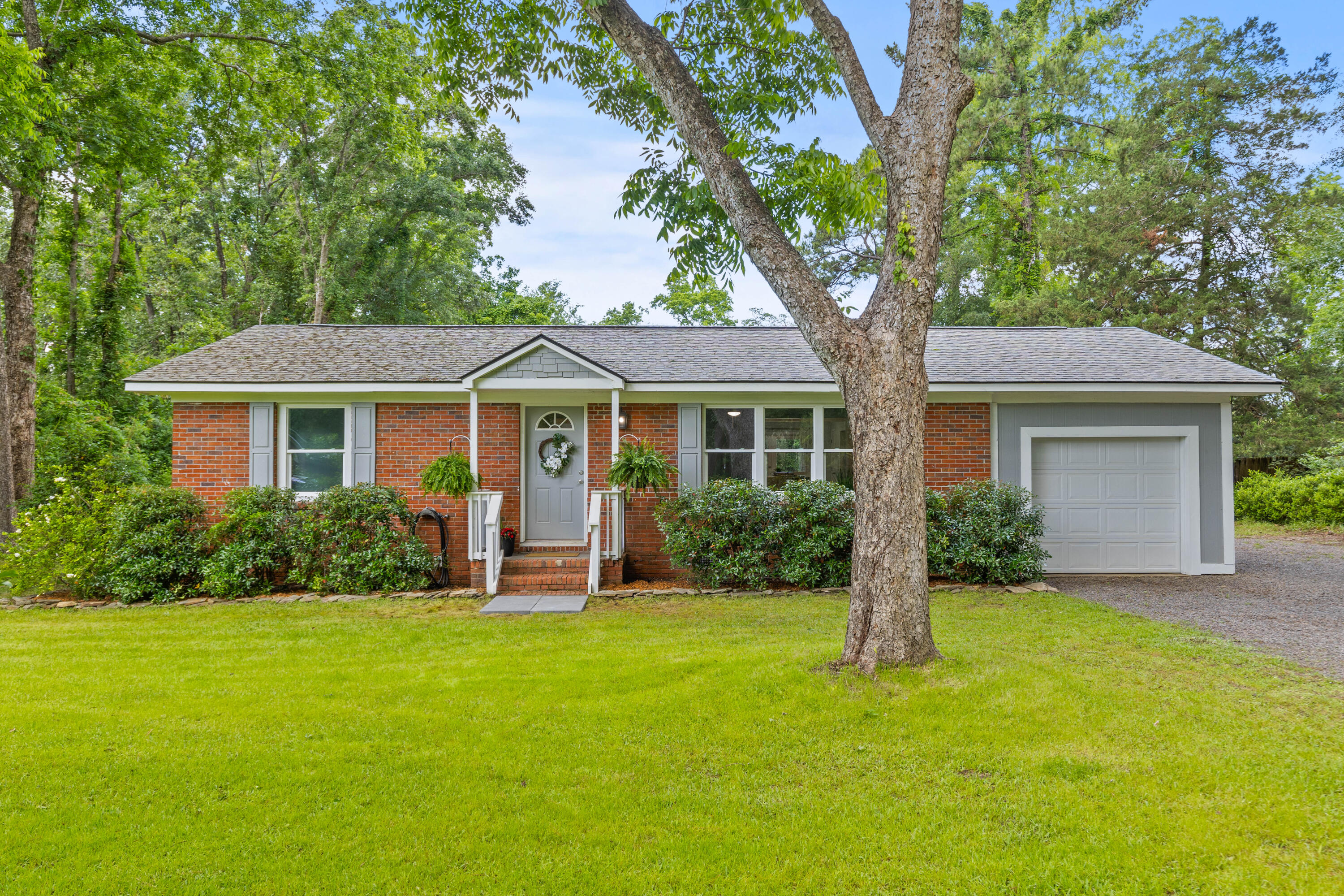 7239 Commodore Road