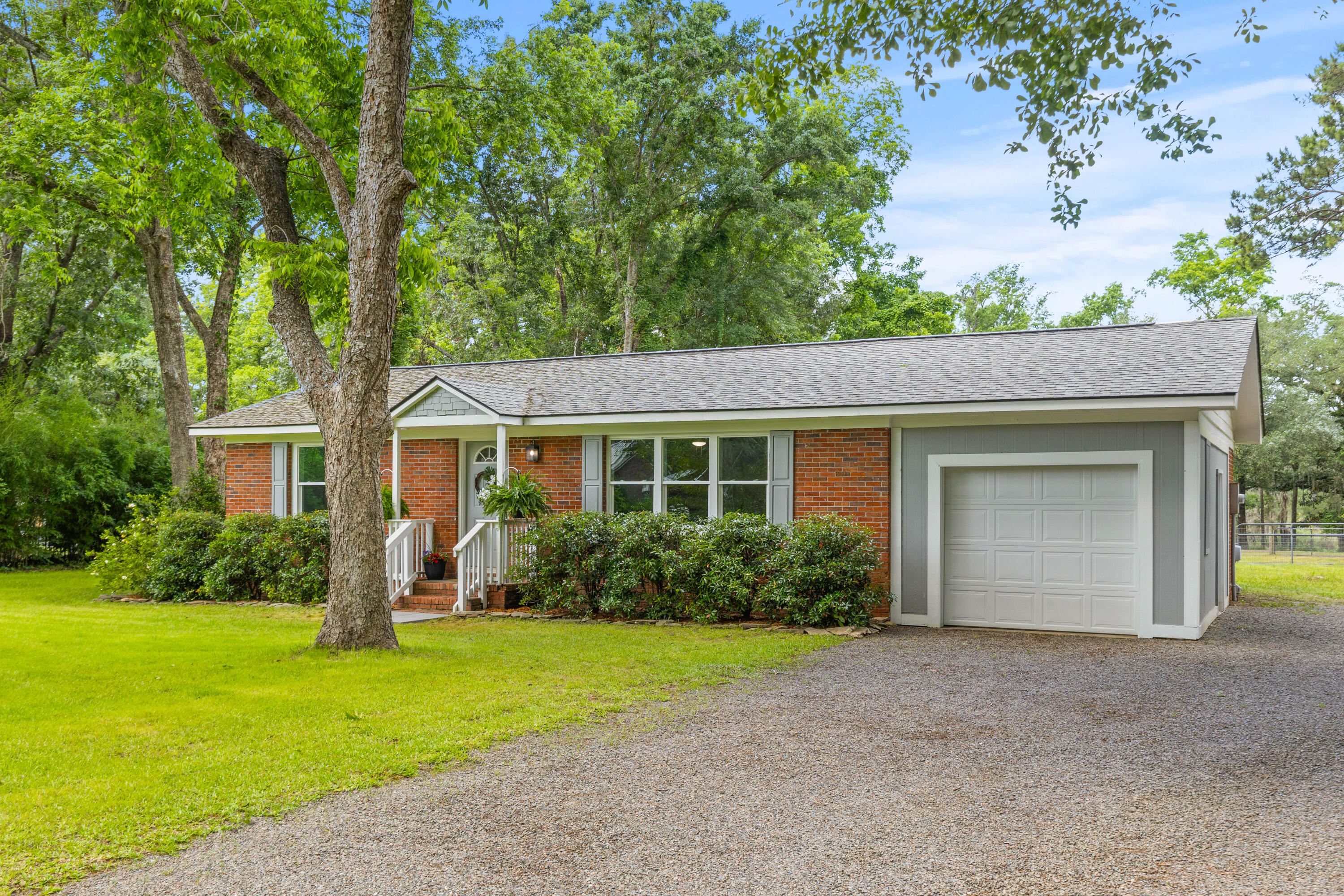 7239 Commodore Road