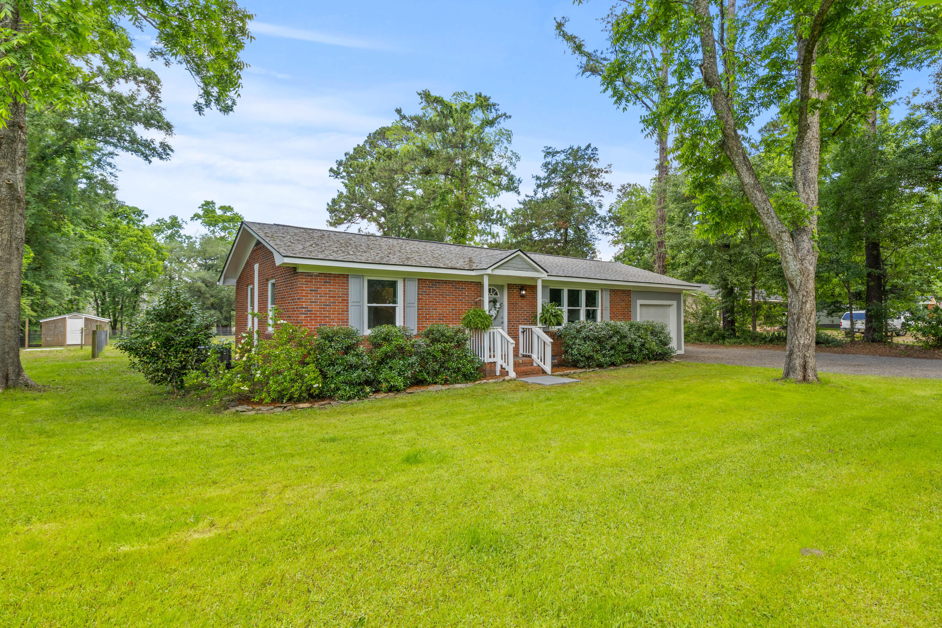 7239 Commodore Road