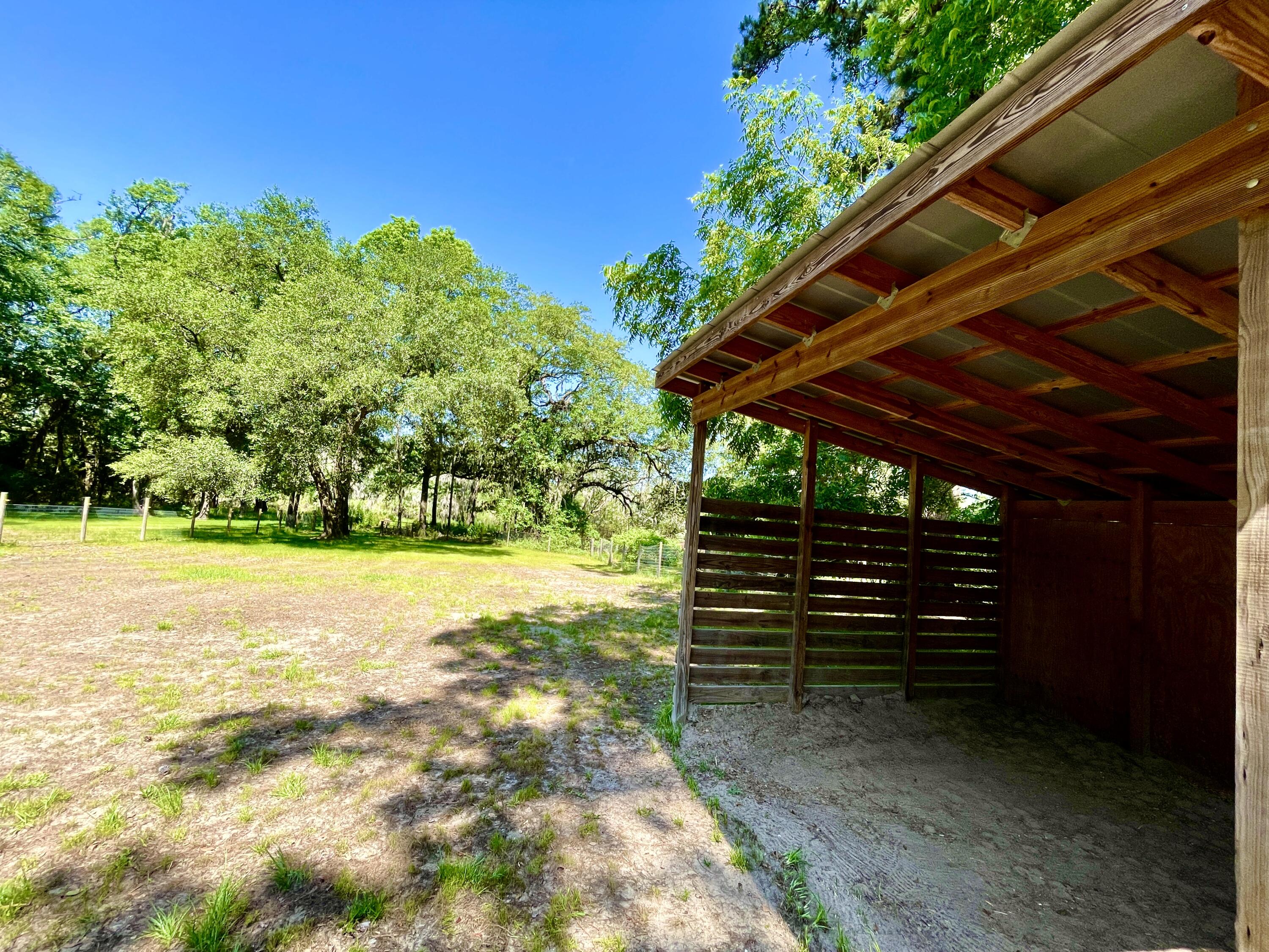 7239 Commodore Road