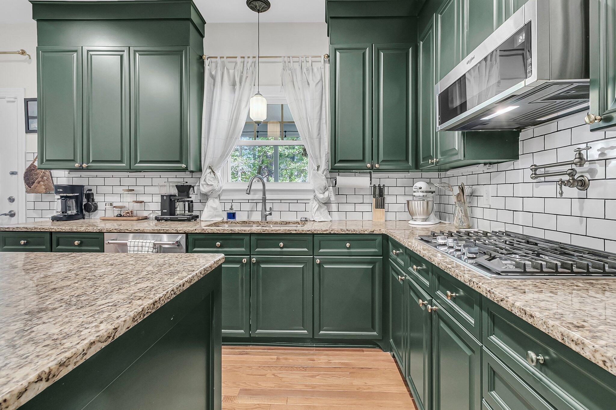 1828 S James Gregarie Road