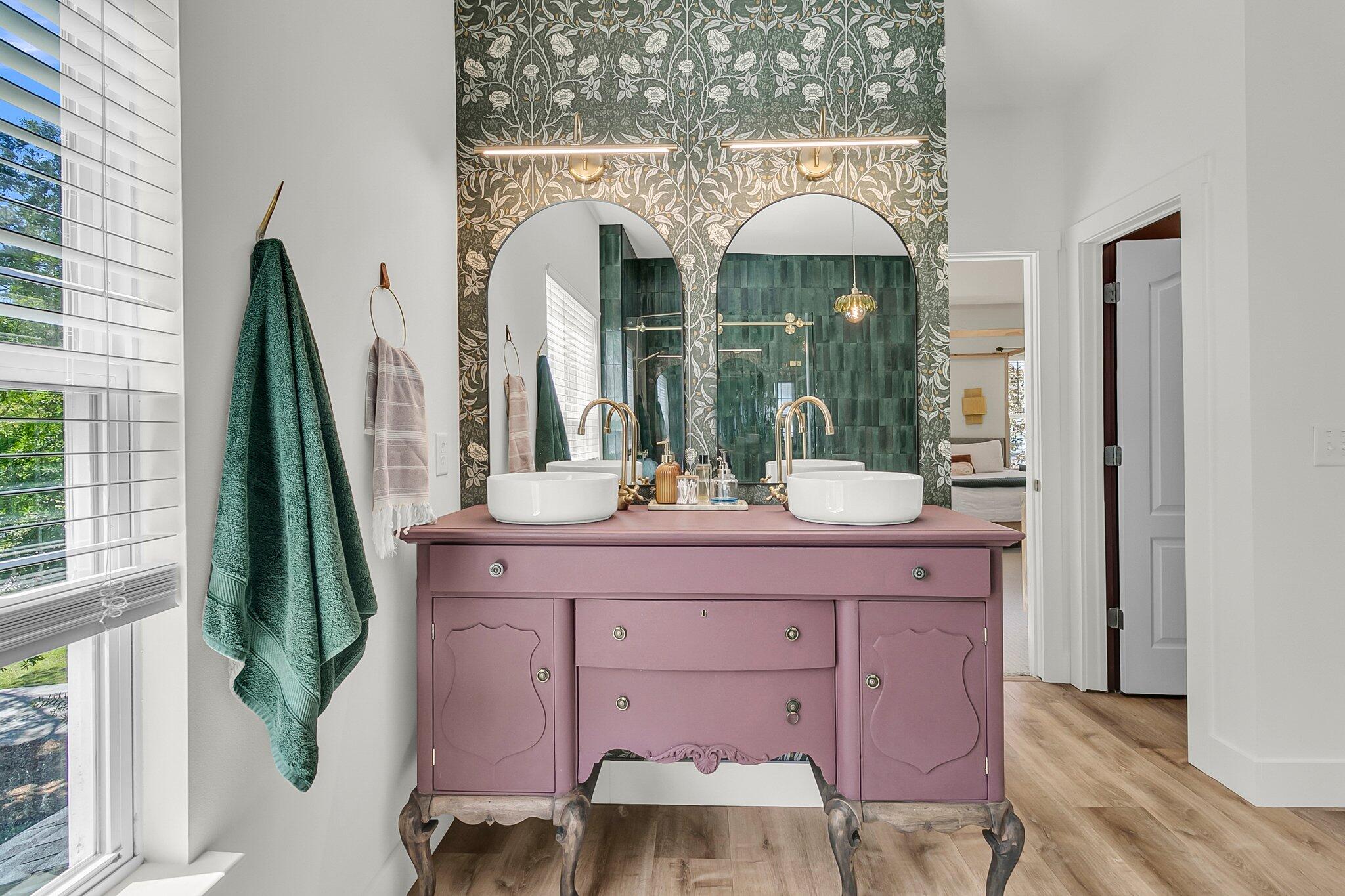 1828 S James Gregarie Road