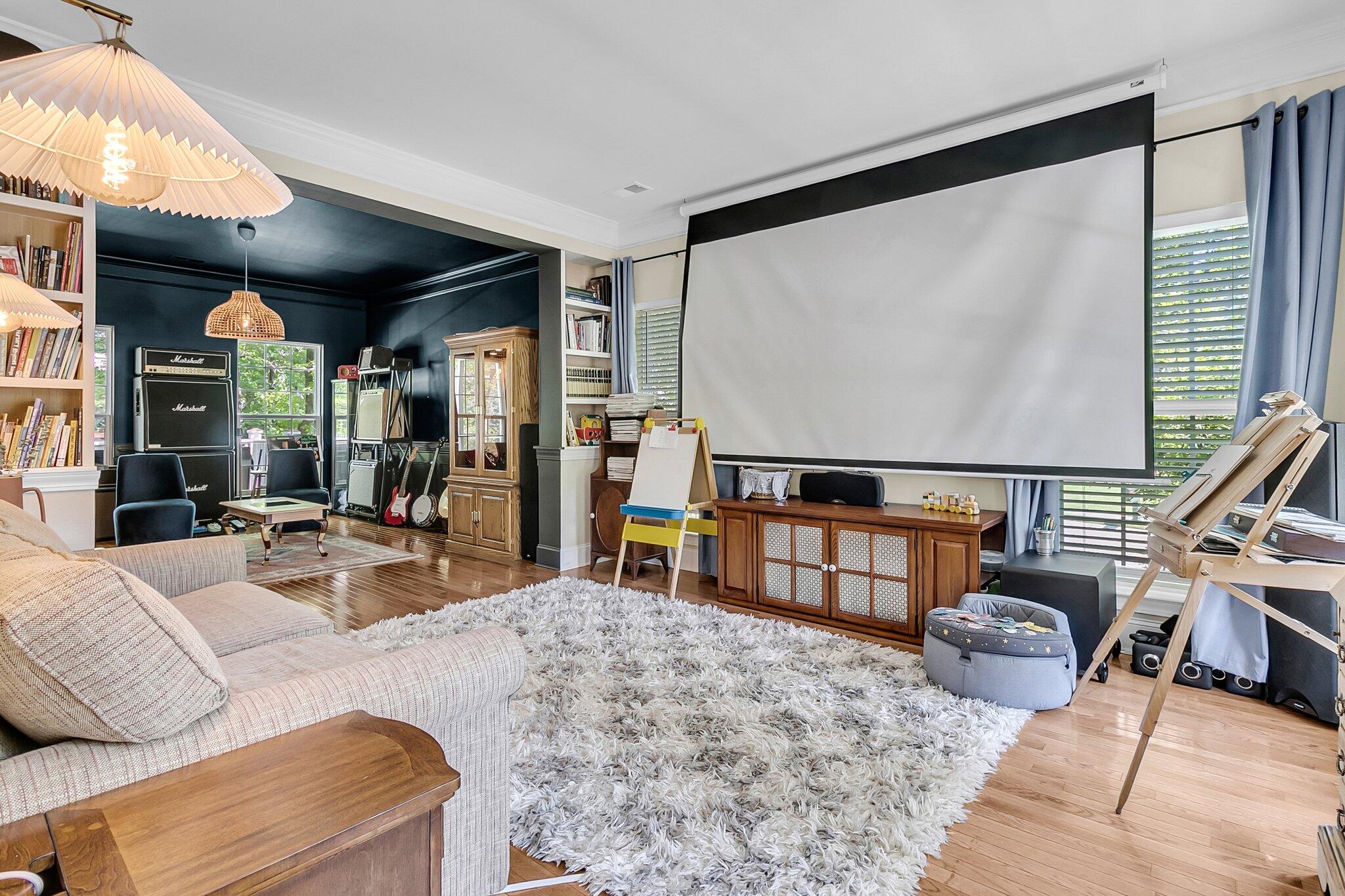 1828 S James Gregarie Road