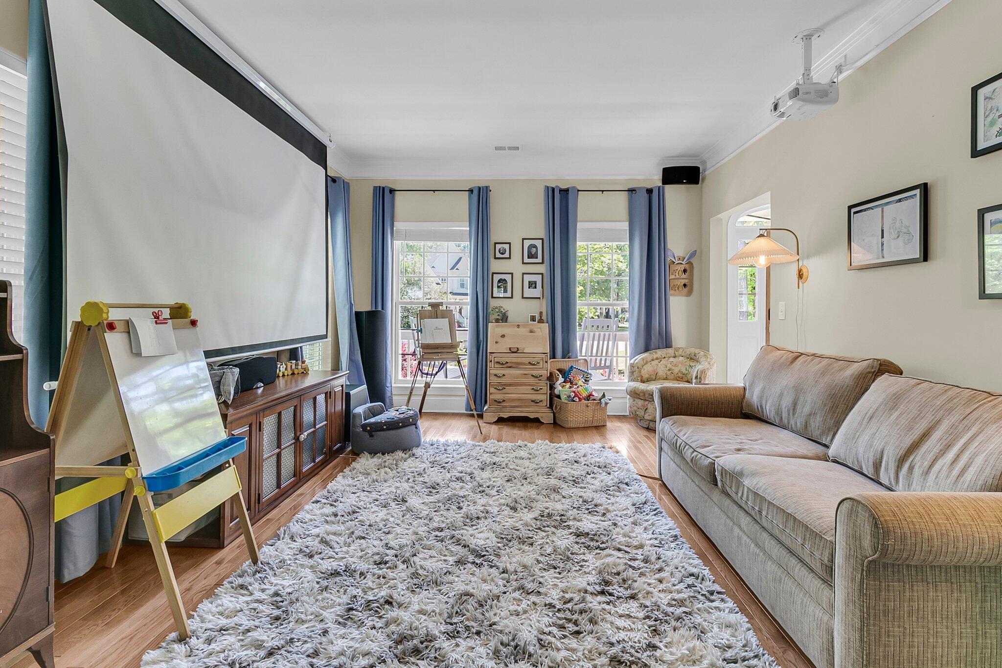 1828 S James Gregarie Road