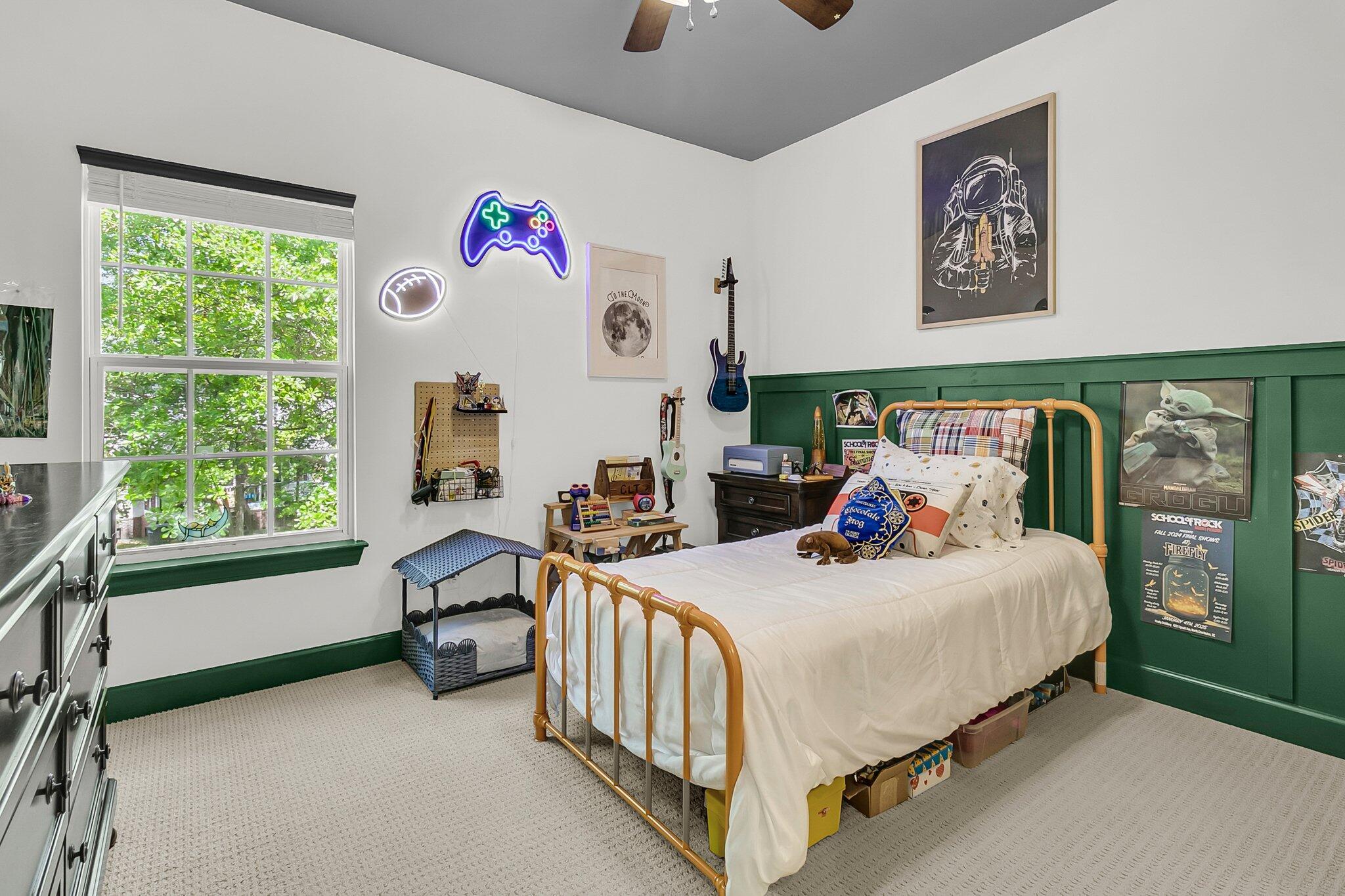 1828 S James Gregarie Road