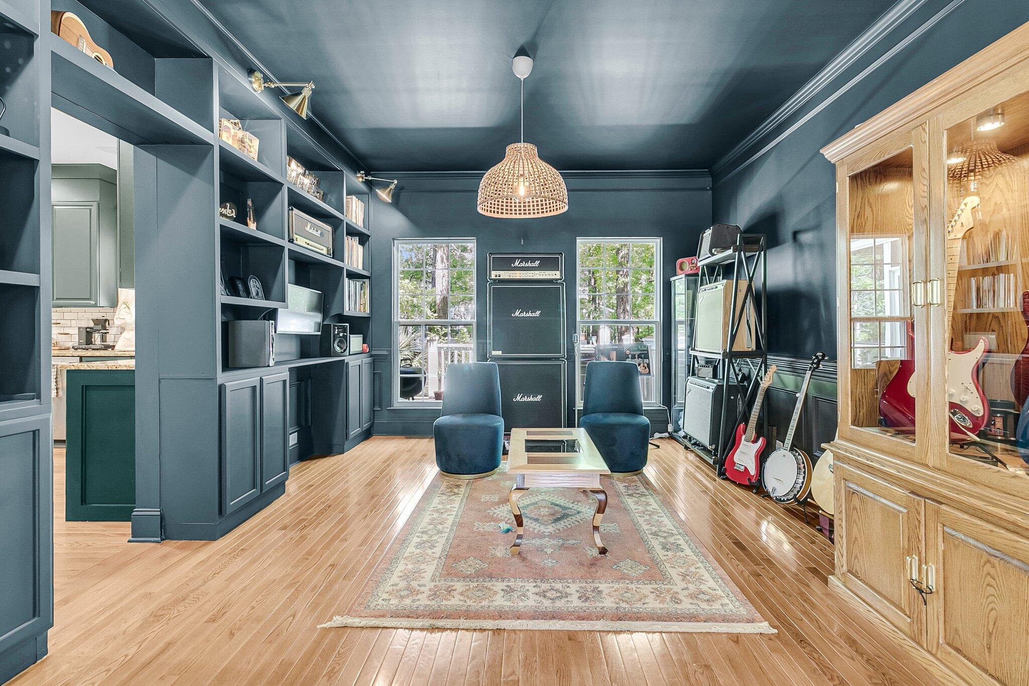 1828 S James Gregarie Road