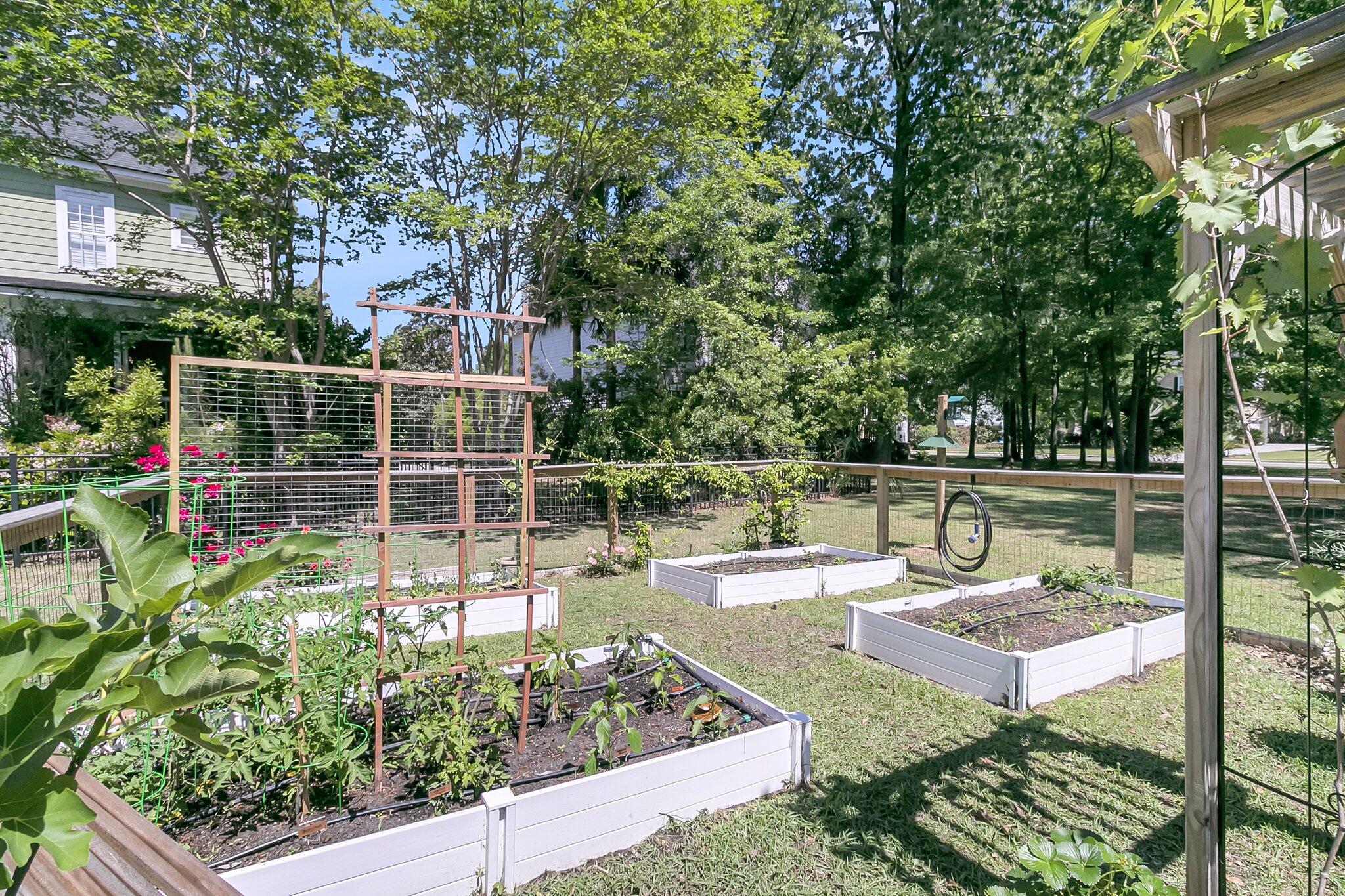 1828 S James Gregarie Road